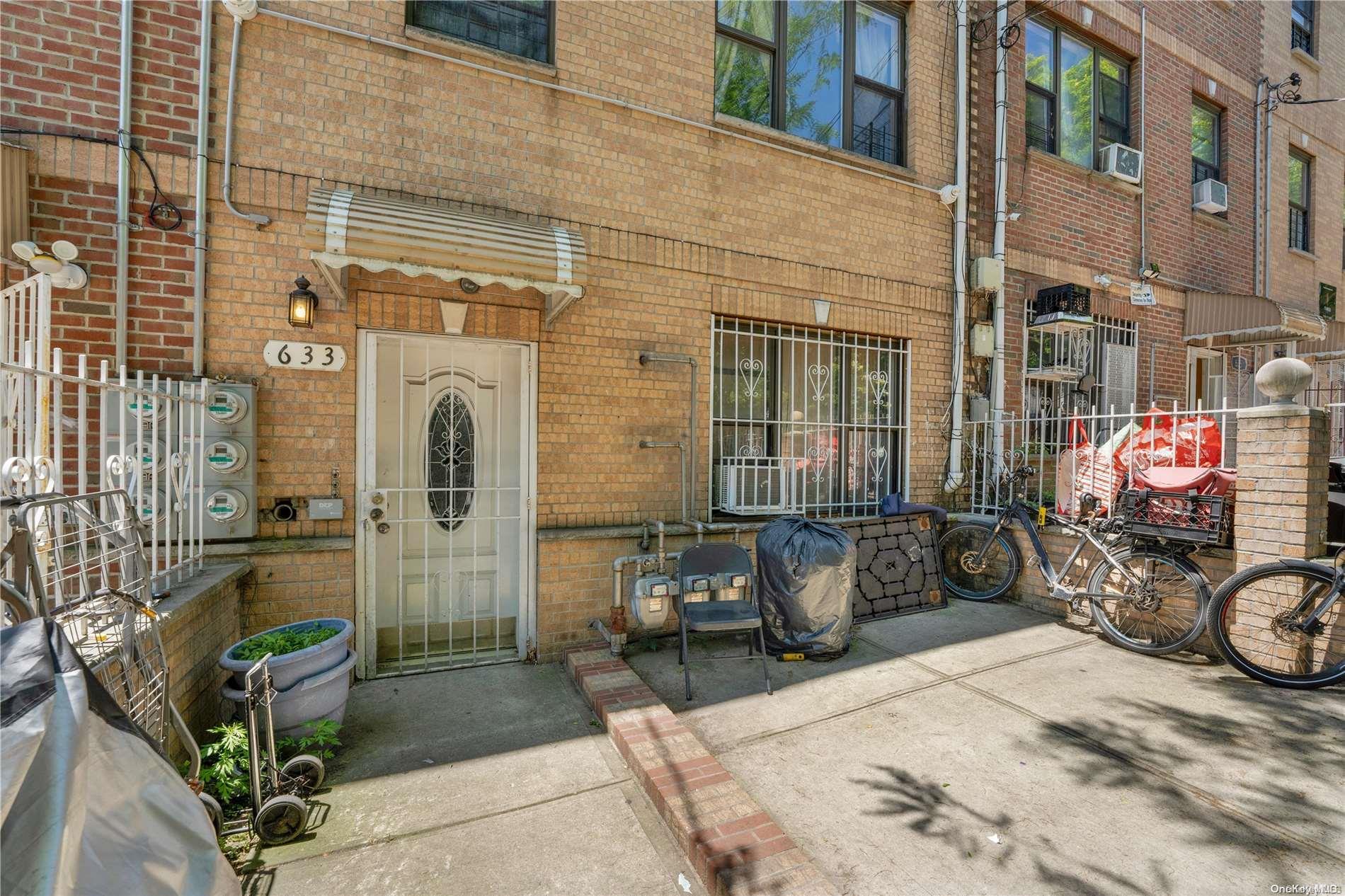 Single Family Barretto  Bronx, NY 10474, MLS-L3554557-6