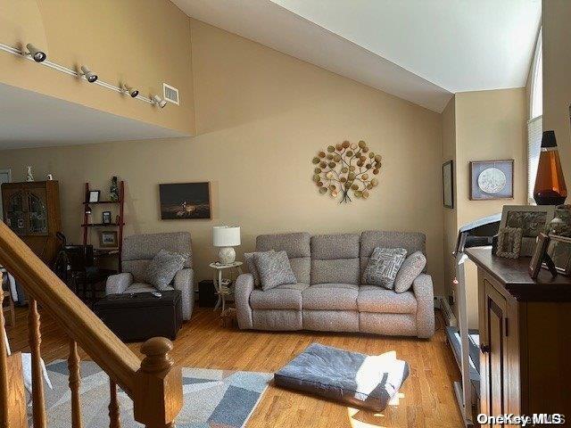 Single Family Hortons  Suffolk County, NY 11971, MLS-L3555058-10