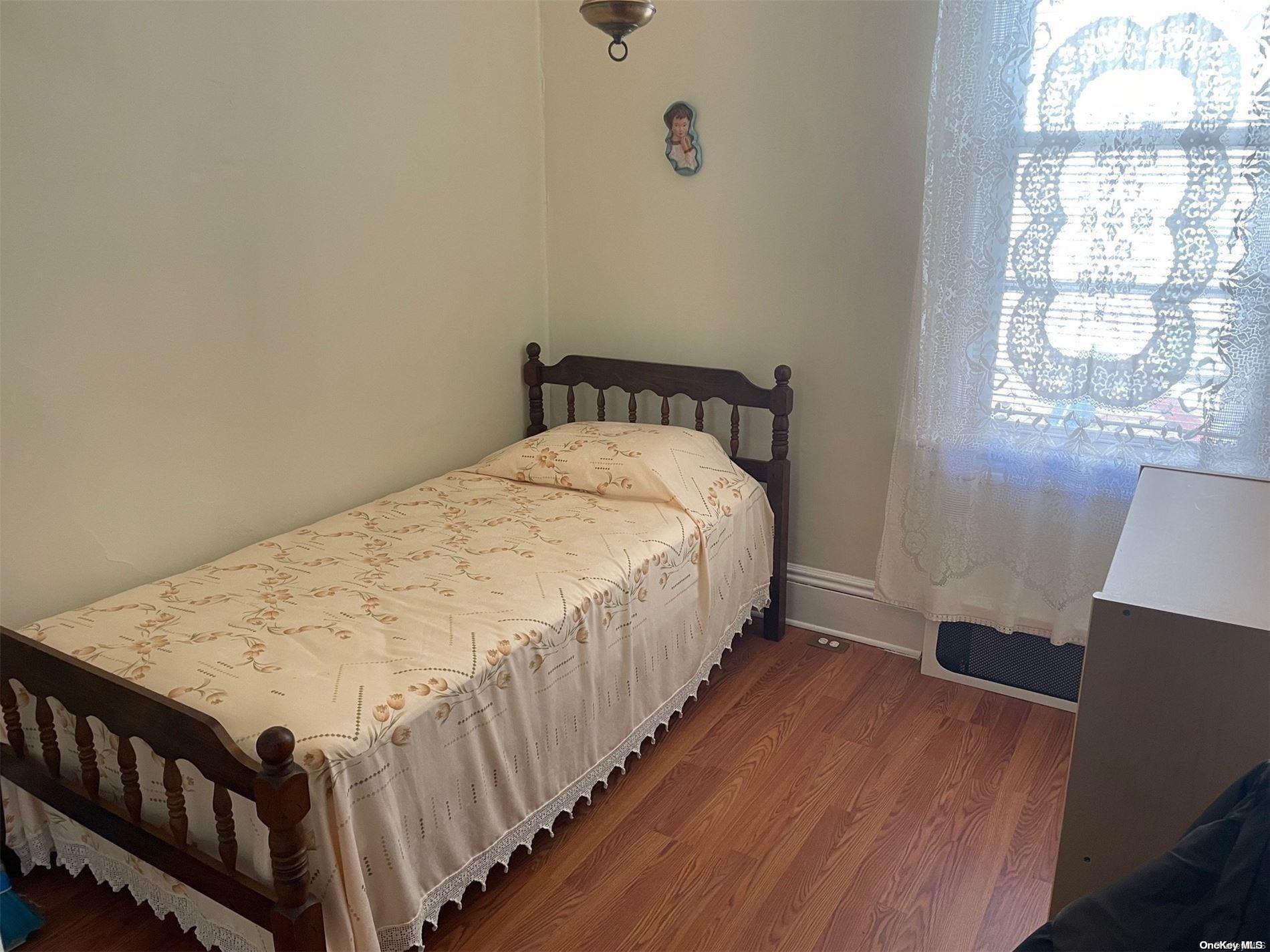 Single Family 119th  Queens, NY 11356, MLS-L3556251-5