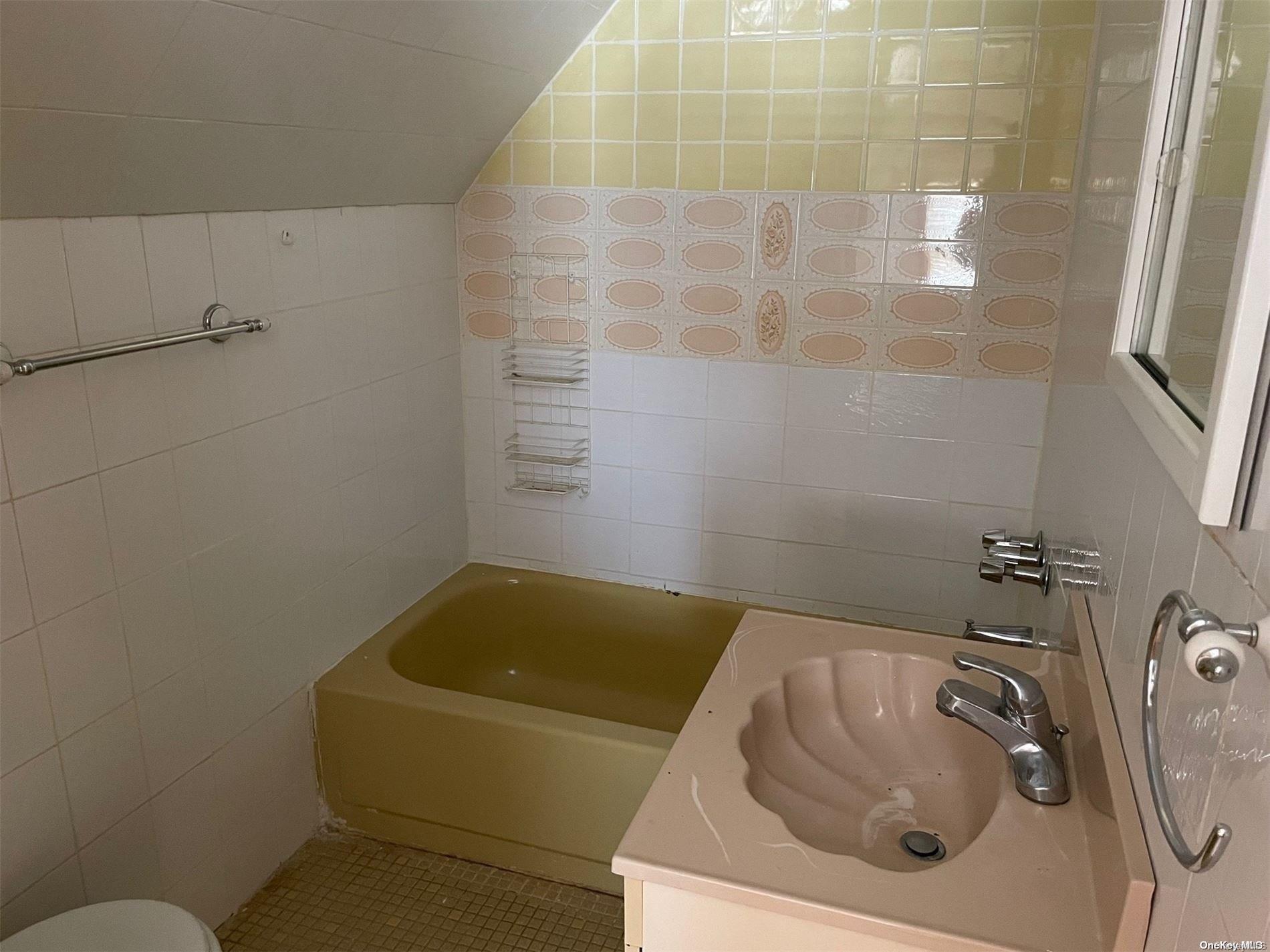 Single Family 119th  Queens, NY 11356, MLS-L3556251-6