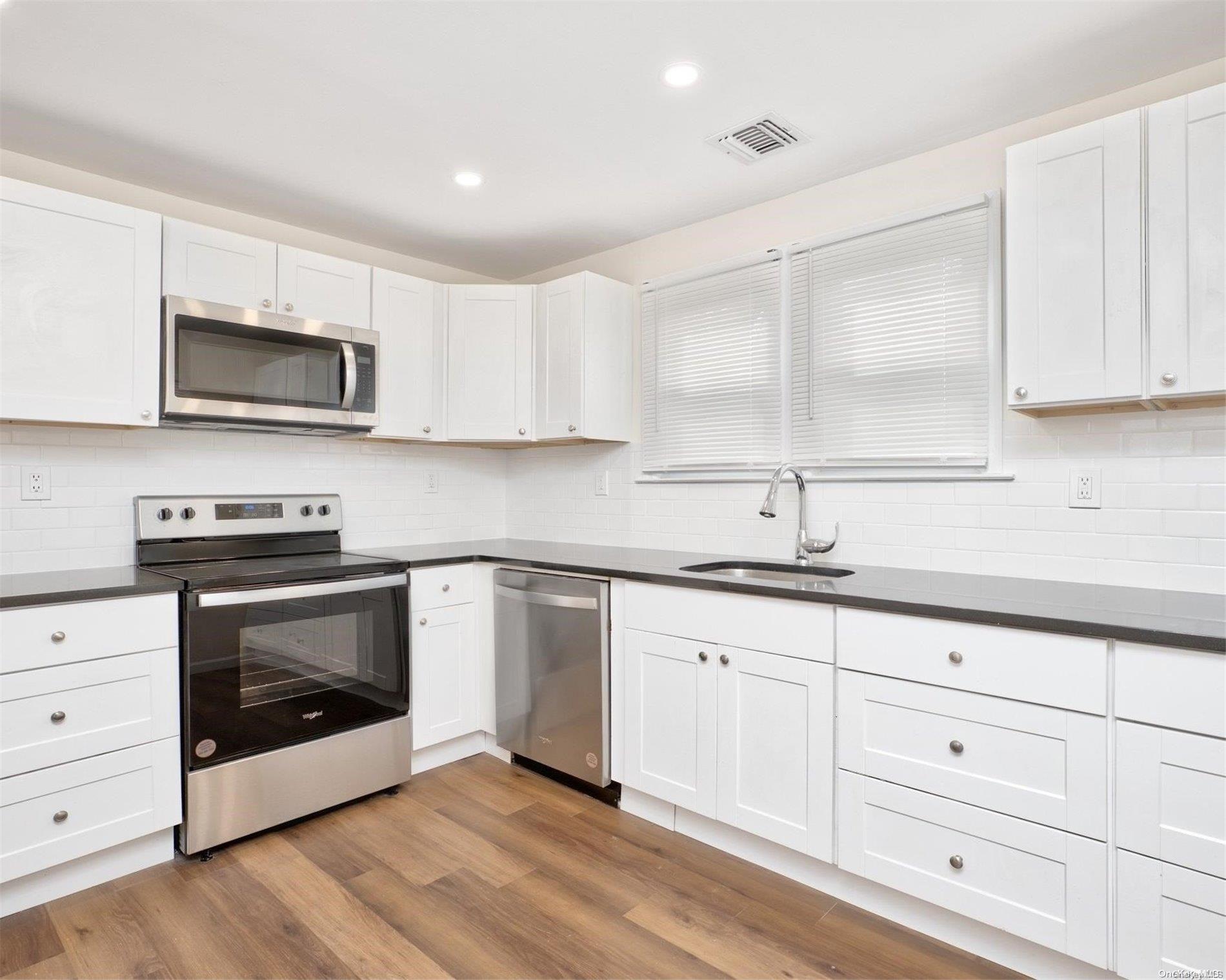 Single Family Orchid  Suffolk County, NY 11951, MLS-L3557483-8