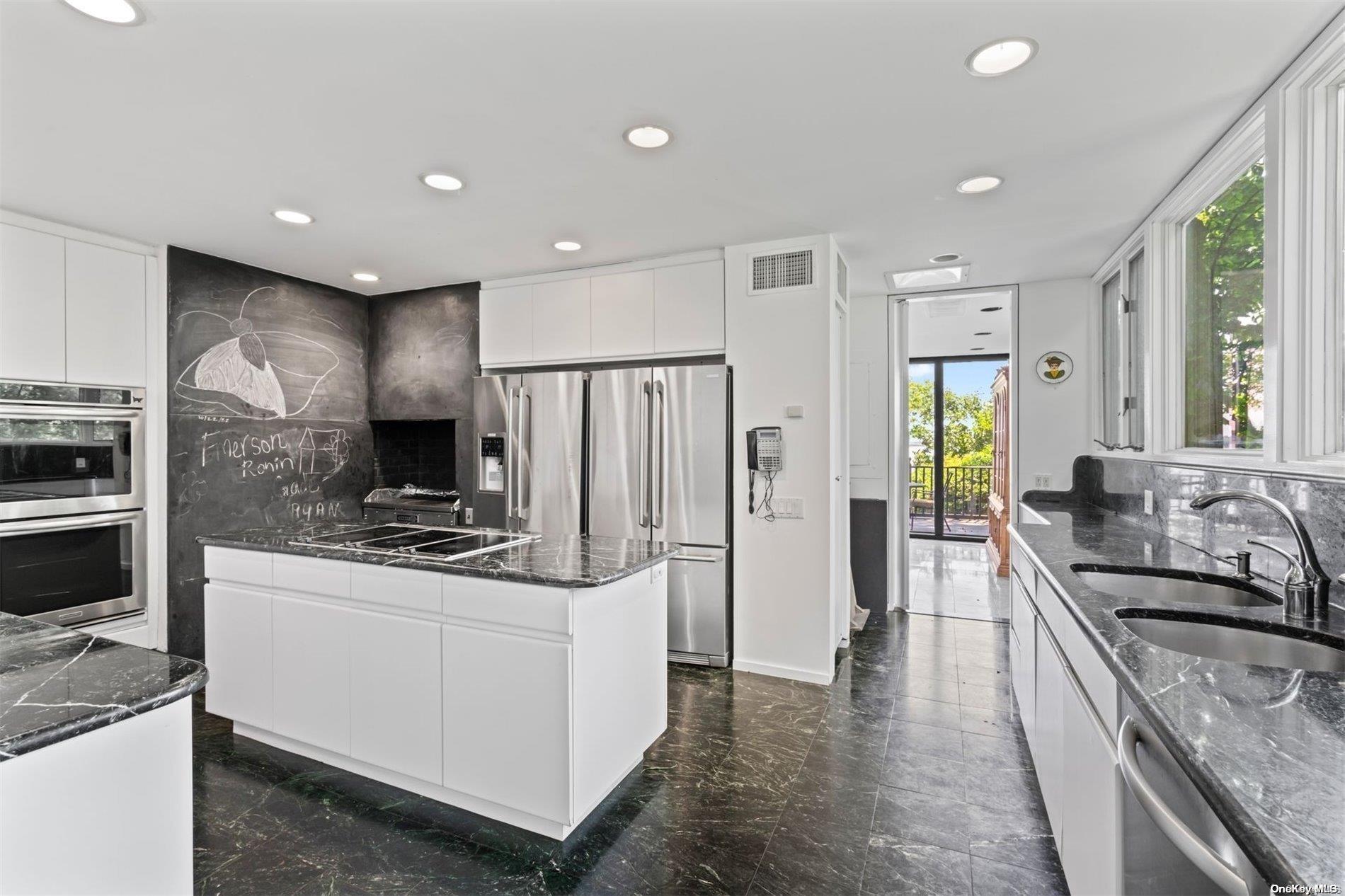 Single Family Hicks Nassau County, NY 11050, MLS-L3558194-15