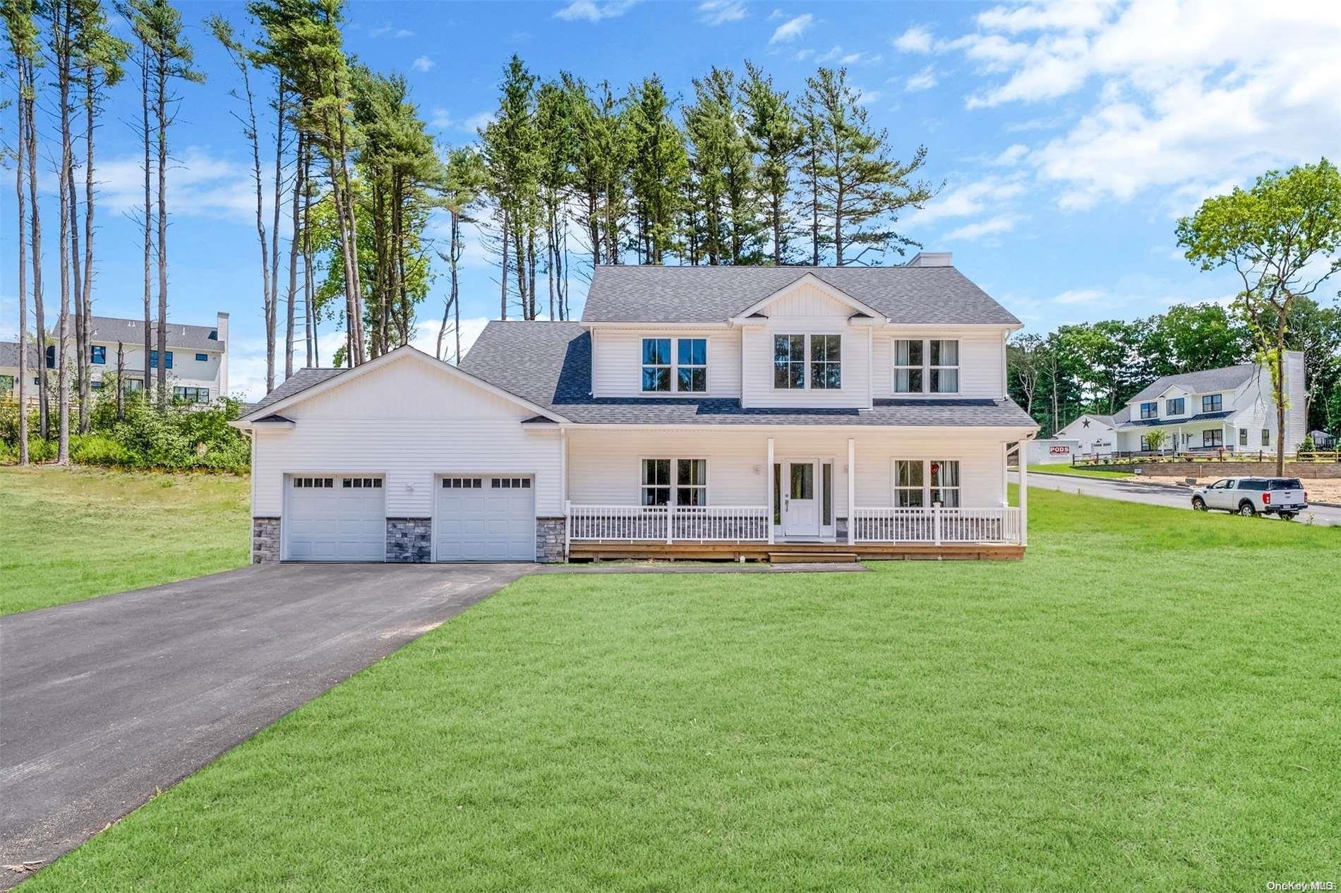 Single Family in Brookhaven - Cardinal  Suffolk County, NY 11961