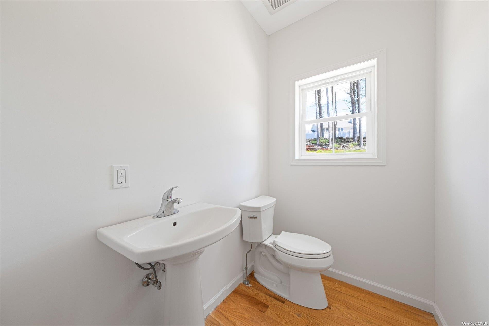 Single Family Cardinal  Suffolk County, NY 11961, MLS-L3558296-23