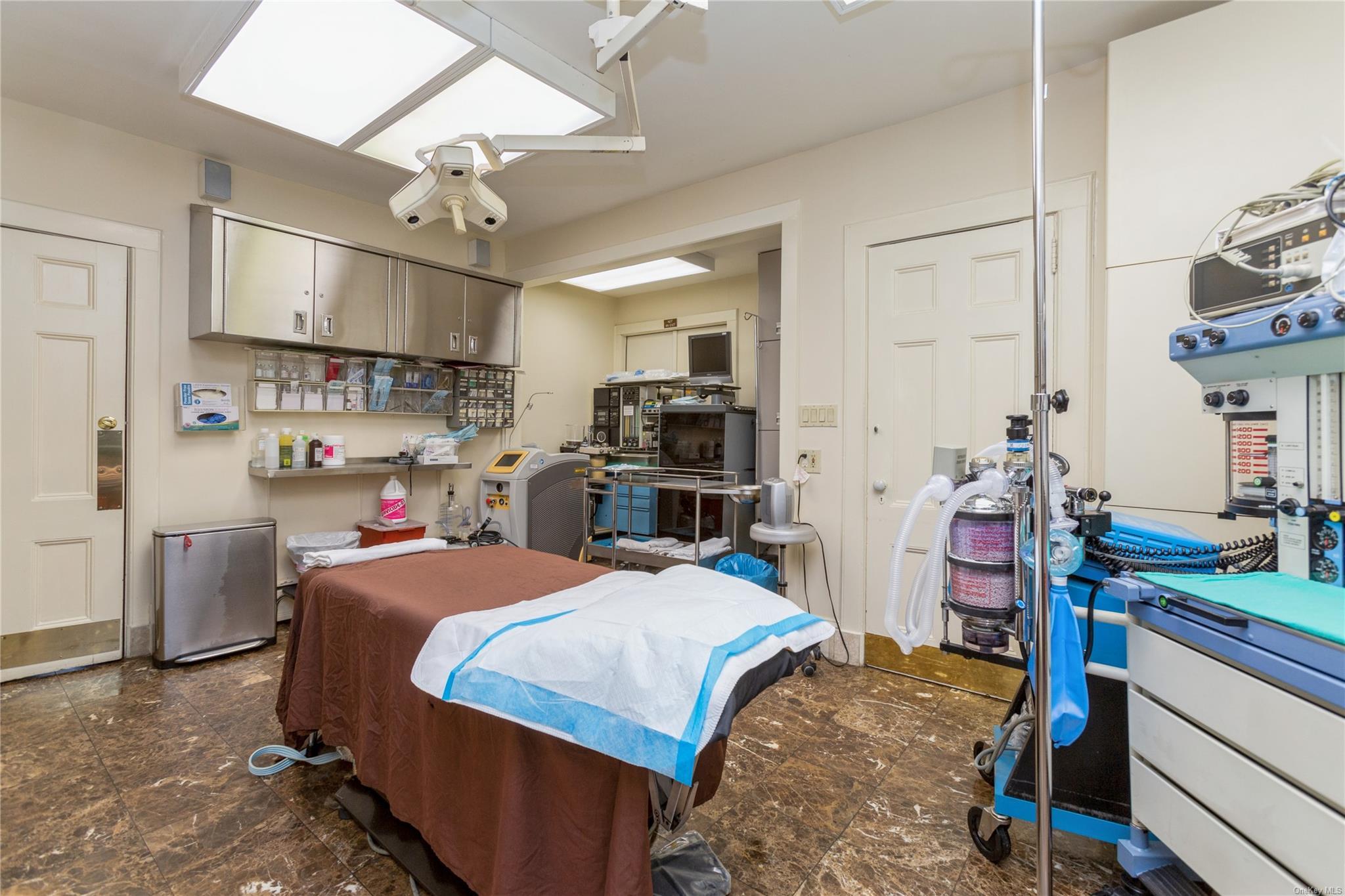 Commercial Sale Colonial  Nassau County, NY 11557, MLS-L3559647-24