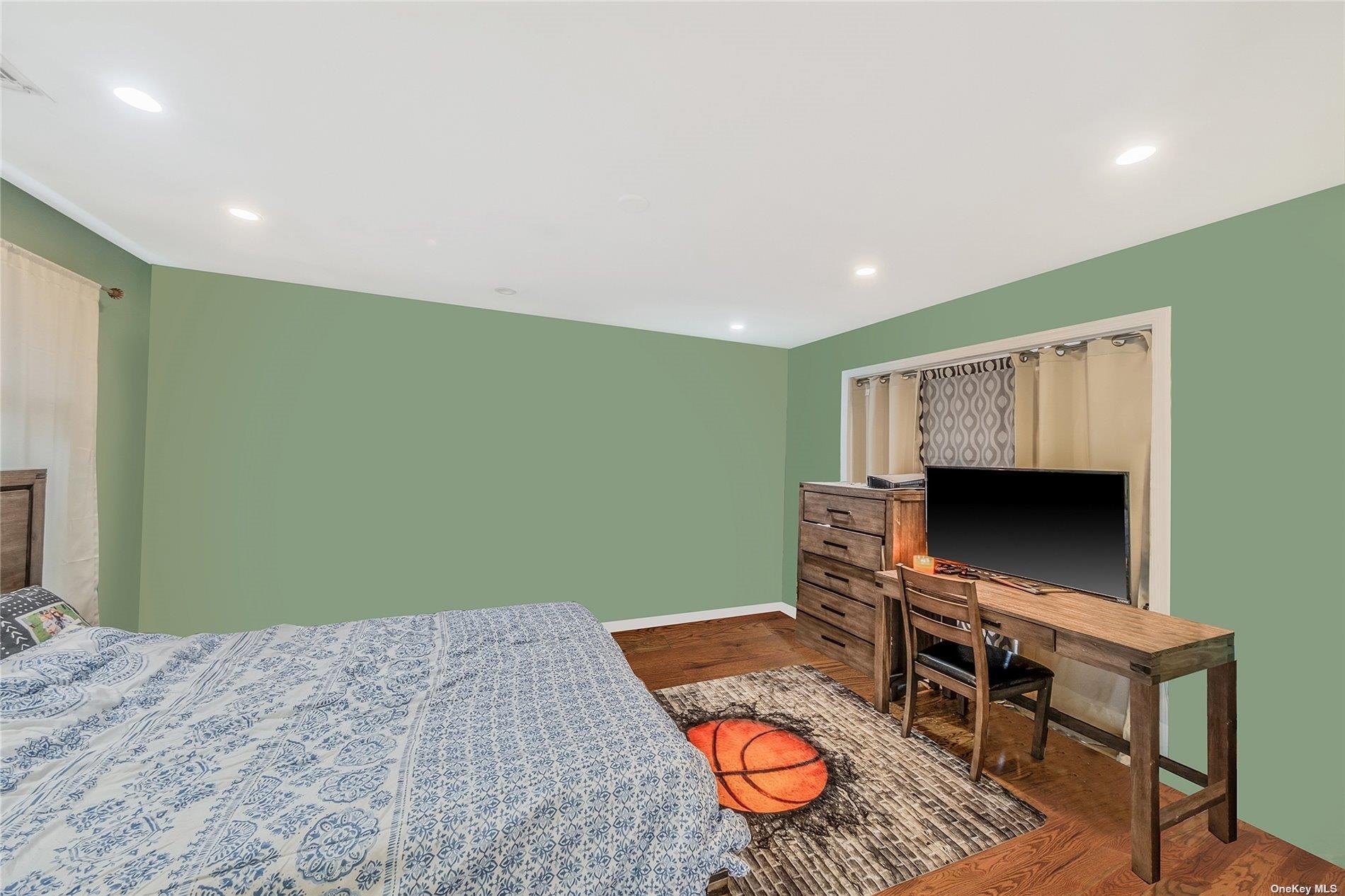 Single Family N Park Drive Nassau County, NY 11758, MLS-L3559928-13