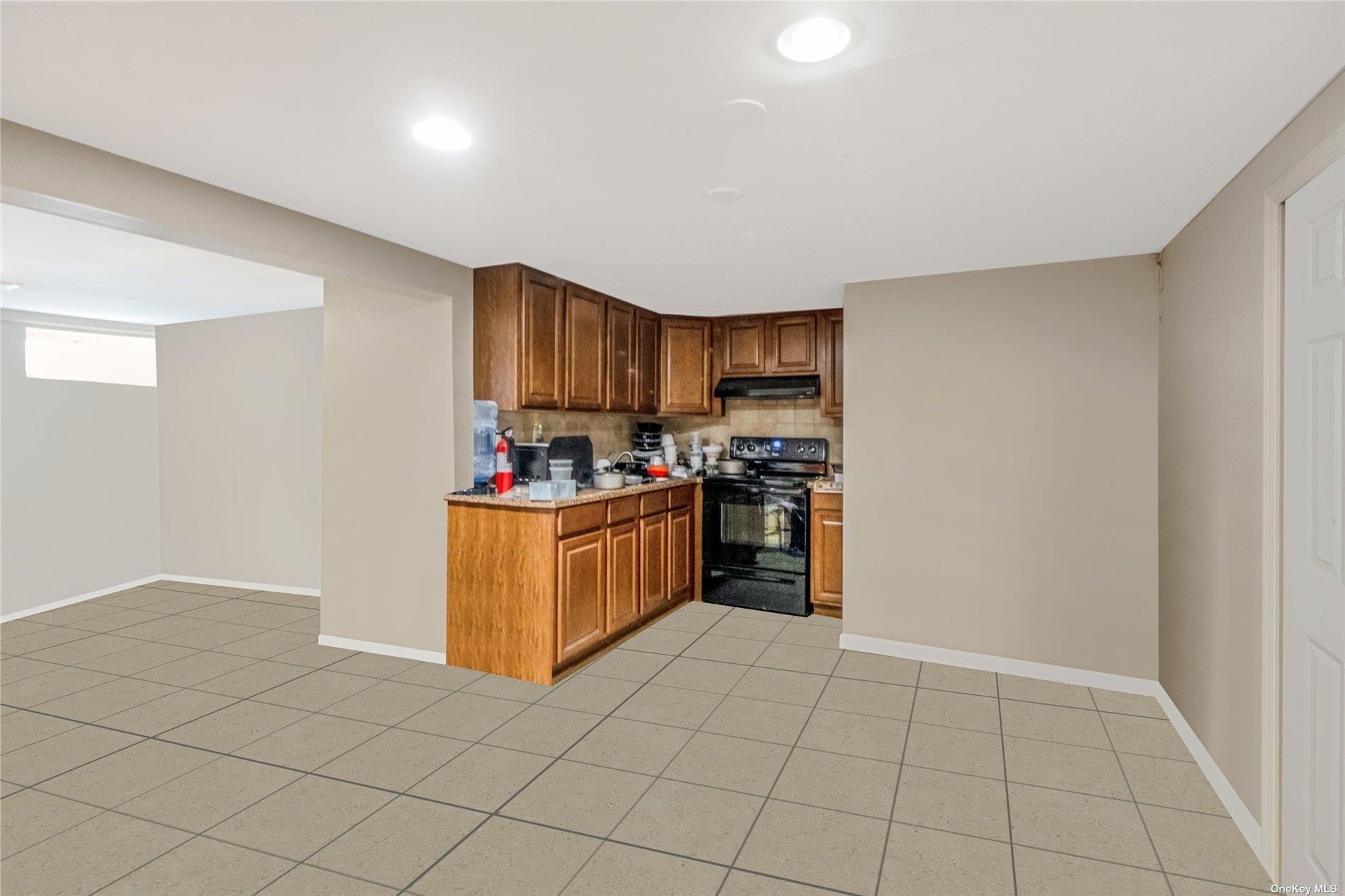 Single Family N Park Drive Nassau County, NY 11758, MLS-L3559928-25