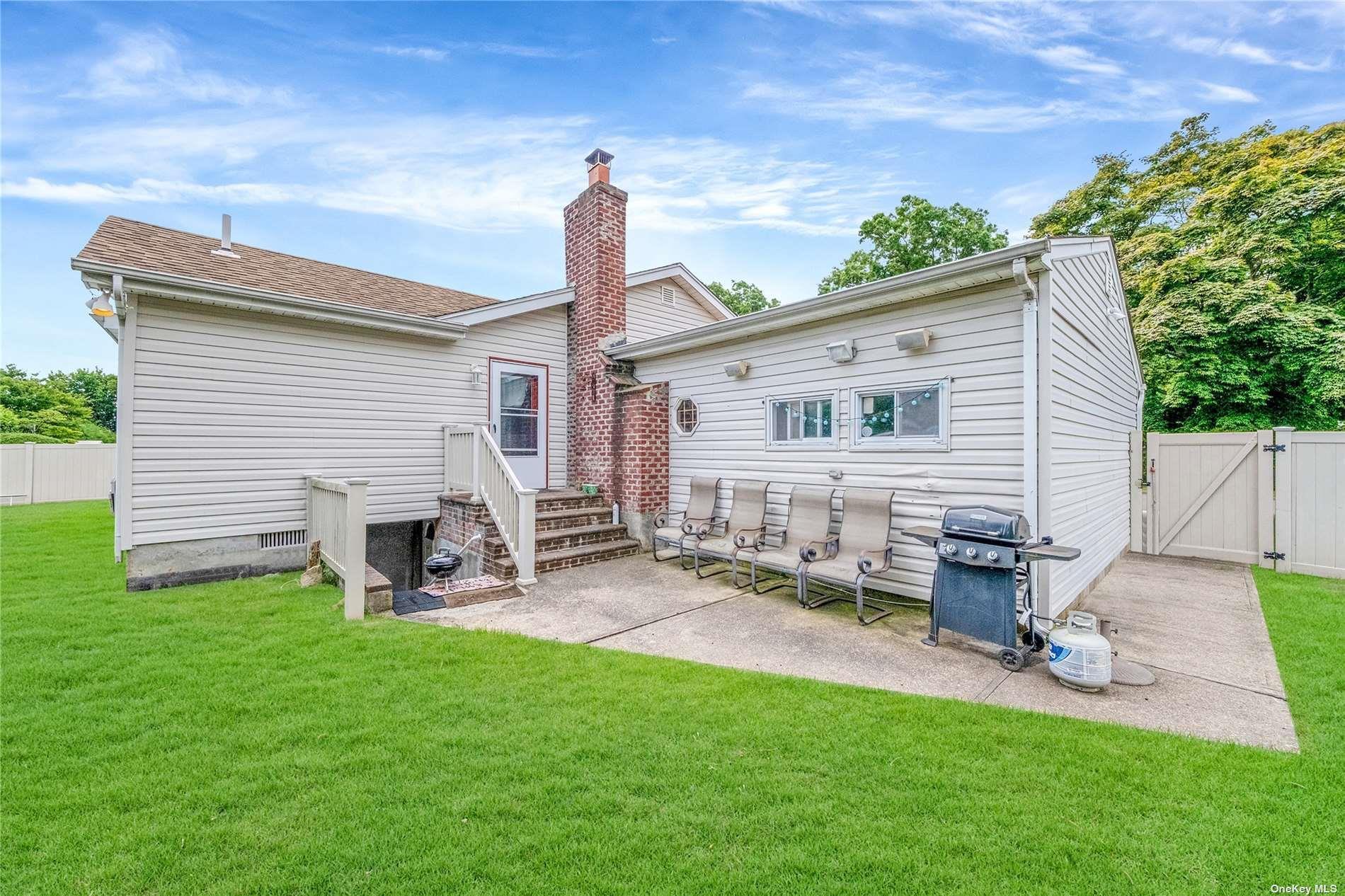 Single Family N Park Drive Nassau County, NY 11758, MLS-L3559928-29