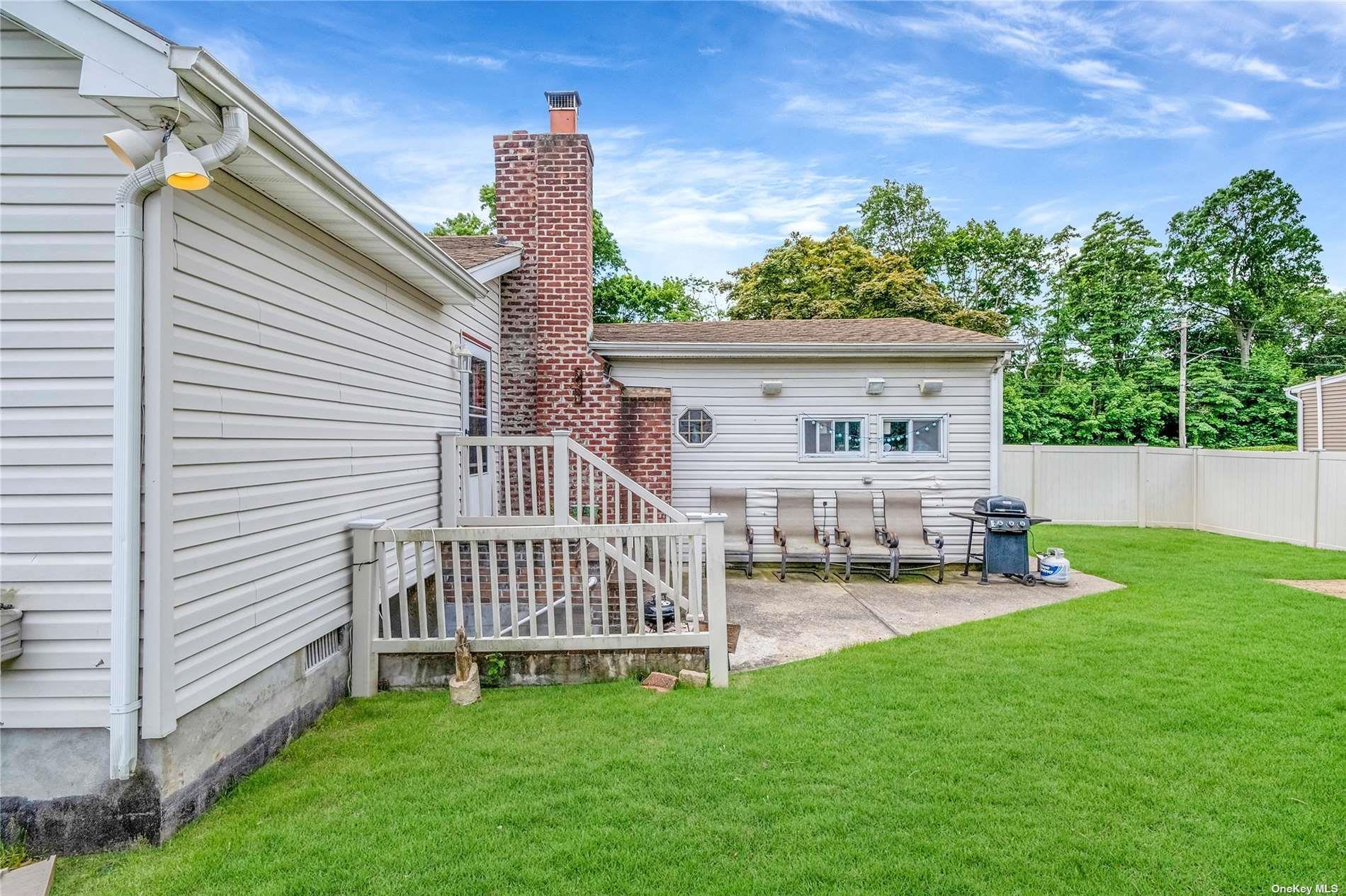 Single Family N Park Drive Nassau County, NY 11758, MLS-L3559928-30