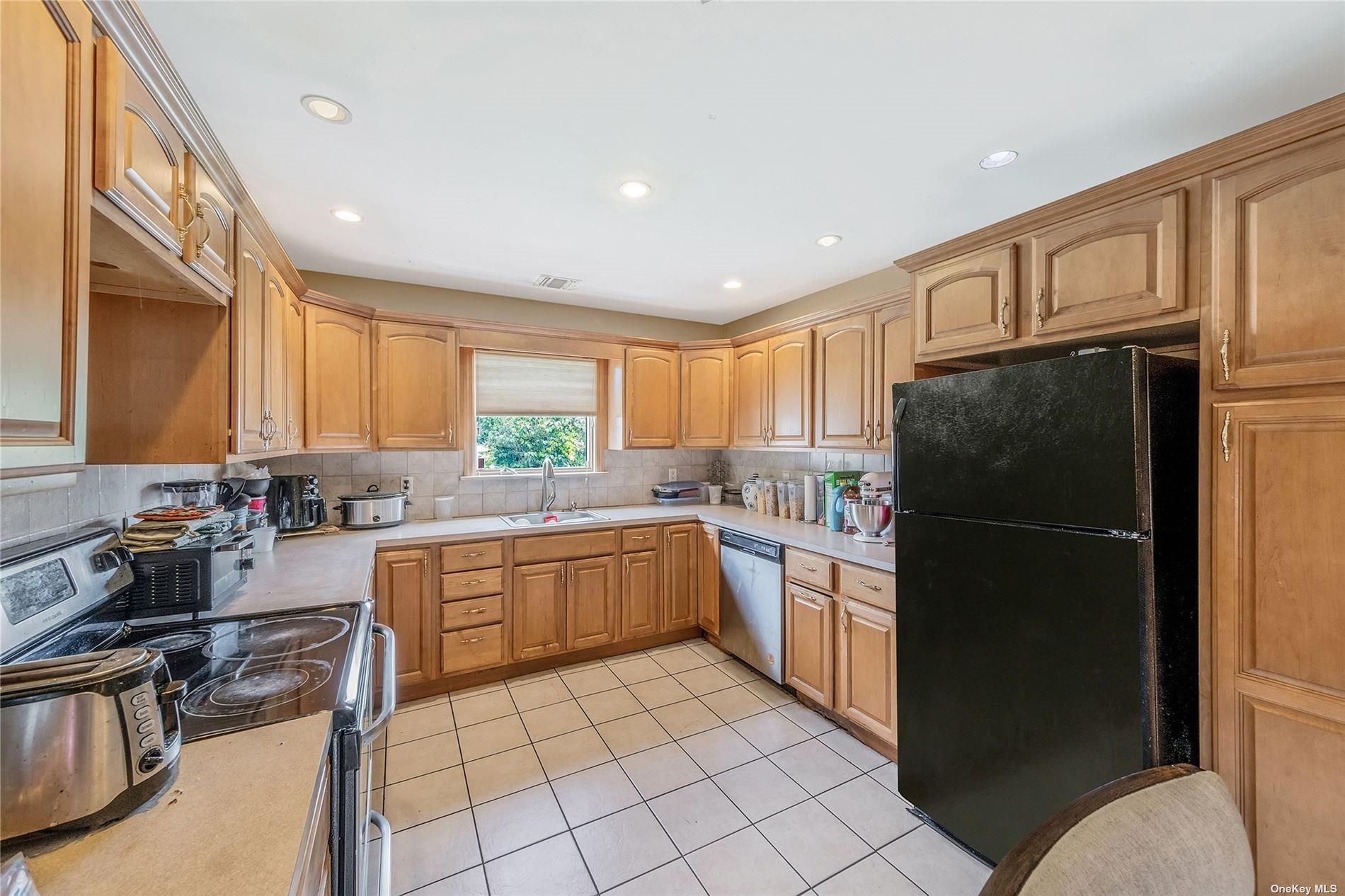 Single Family N Park Drive Nassau County, NY 11758, MLS-L3559928-9