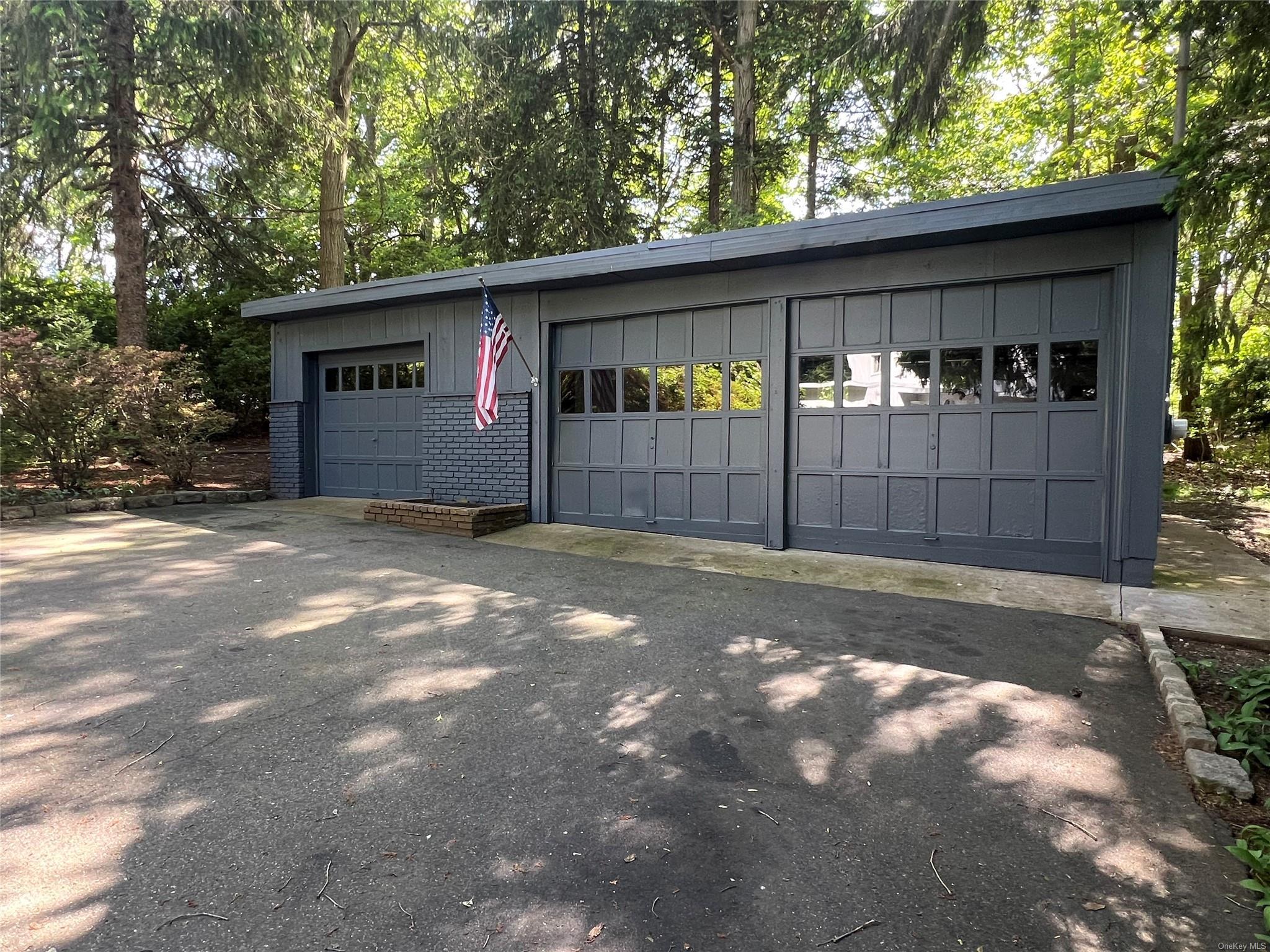 Single Family Woodhollow  Suffolk County, NY 11768, MLS-L3560034-29