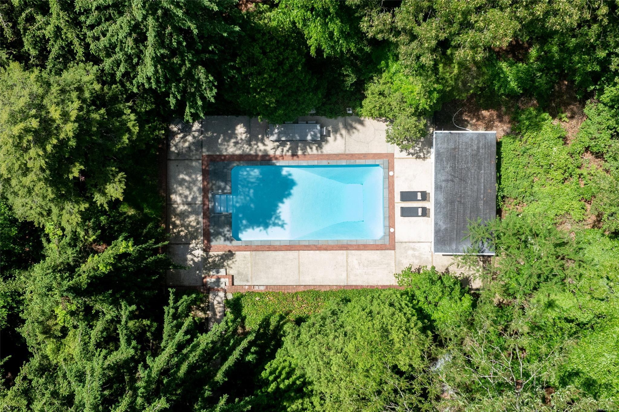 Single Family Woodhollow  Suffolk County, NY 11768, MLS-L3560034-6