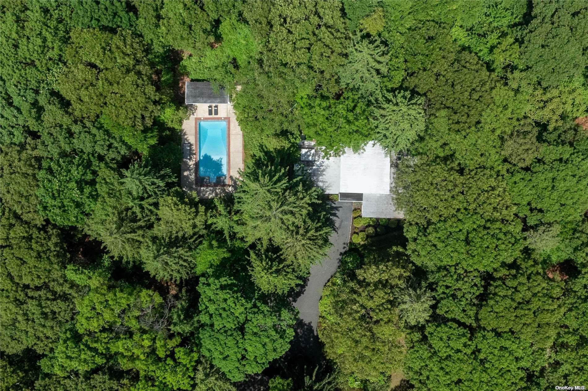 Single Family Woodhollow  Suffolk County, NY 11768, MLS-L3560034-7