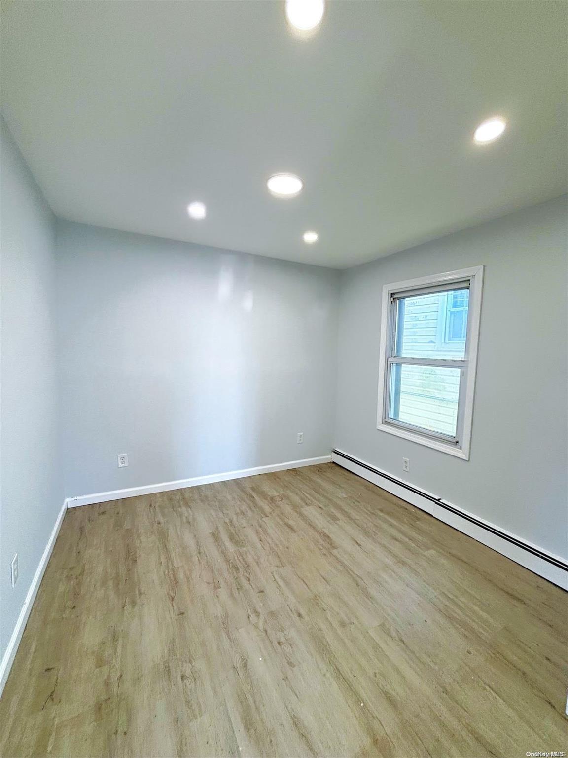 Single Family Walnut  Nassau County, NY 11096, MLS-L3560736-6