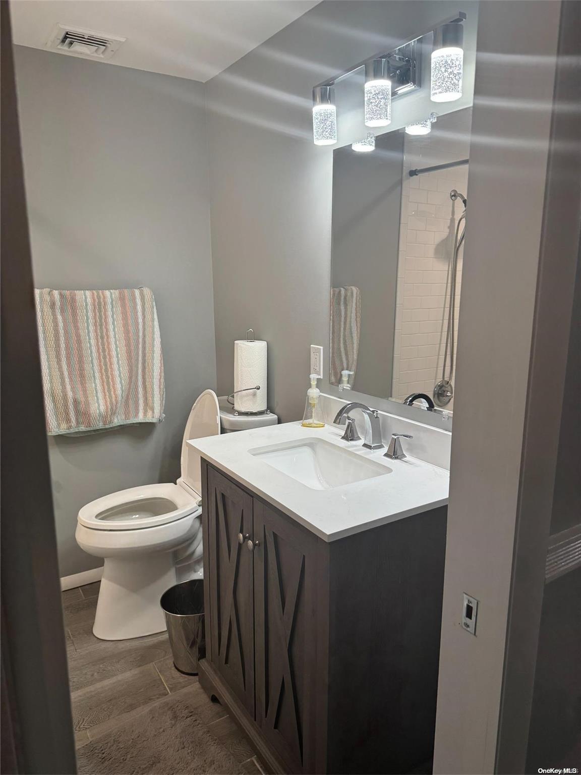 Single Family College Hills  Suffolk County, NY 11738, MLS-L3560966-12