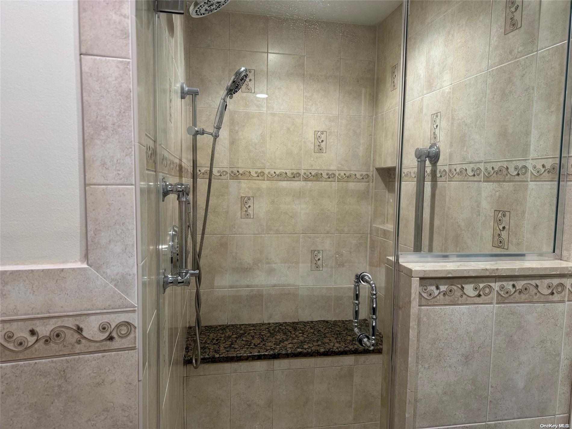 Single Family College Hills  Suffolk County, NY 11738, MLS-L3560966-15