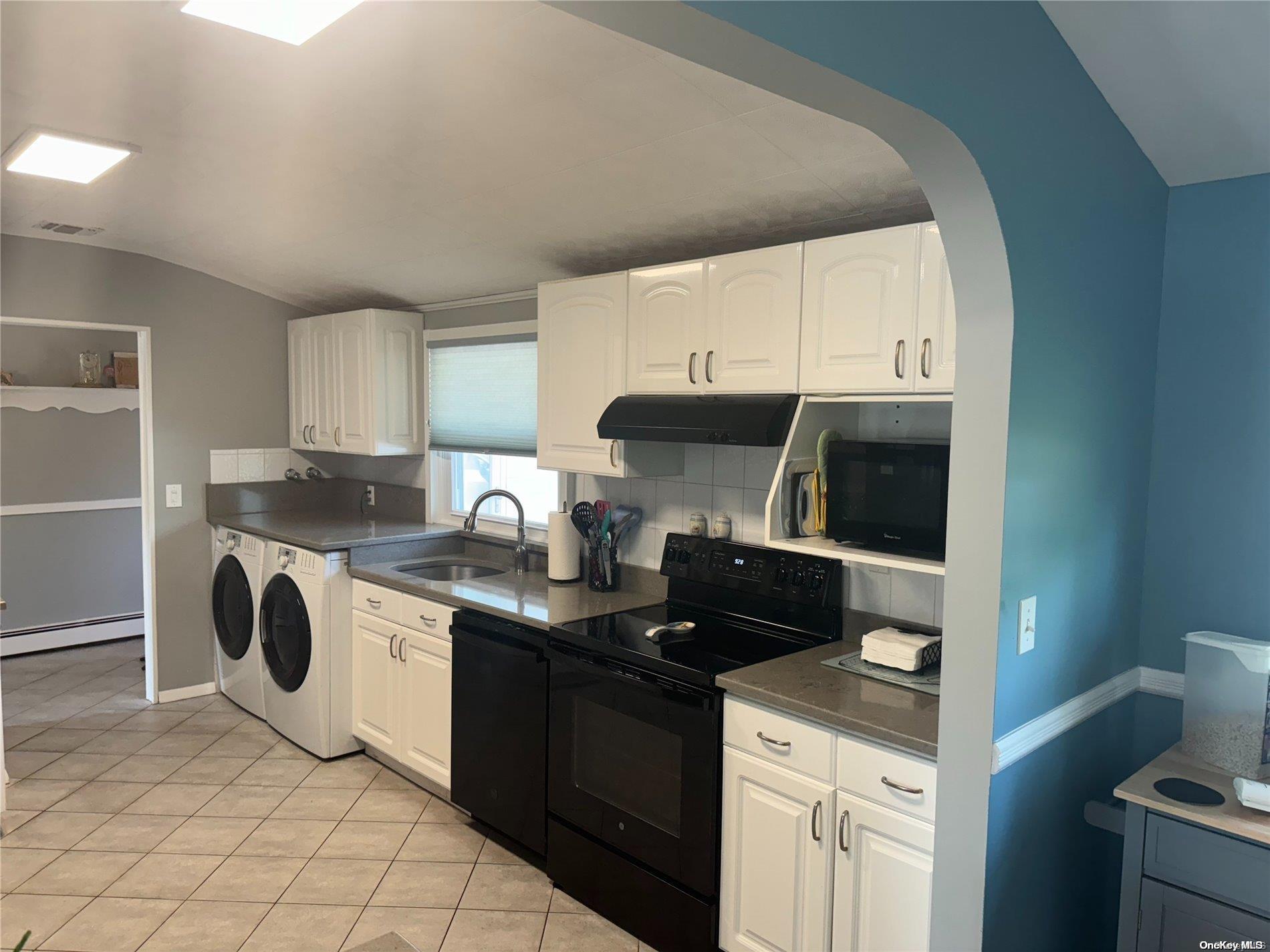 Single Family College Hills  Suffolk County, NY 11738, MLS-L3560966-4