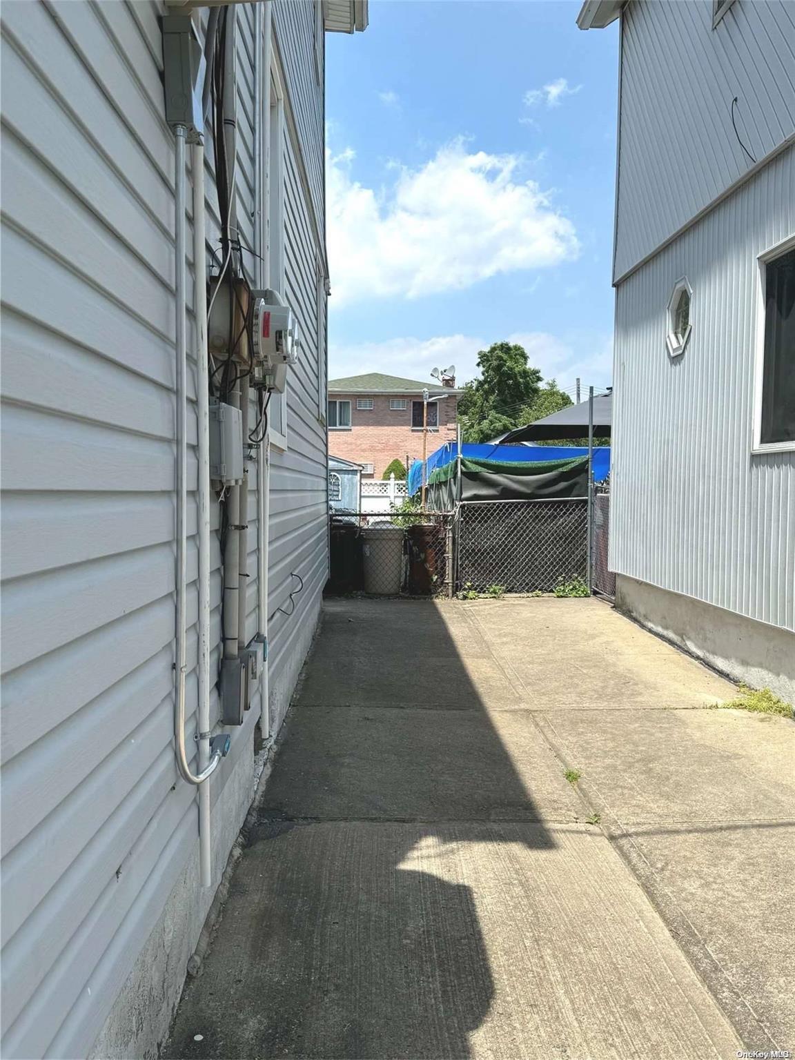 Single Family 77th  Queens, NY 11366, MLS-L3560967-16
