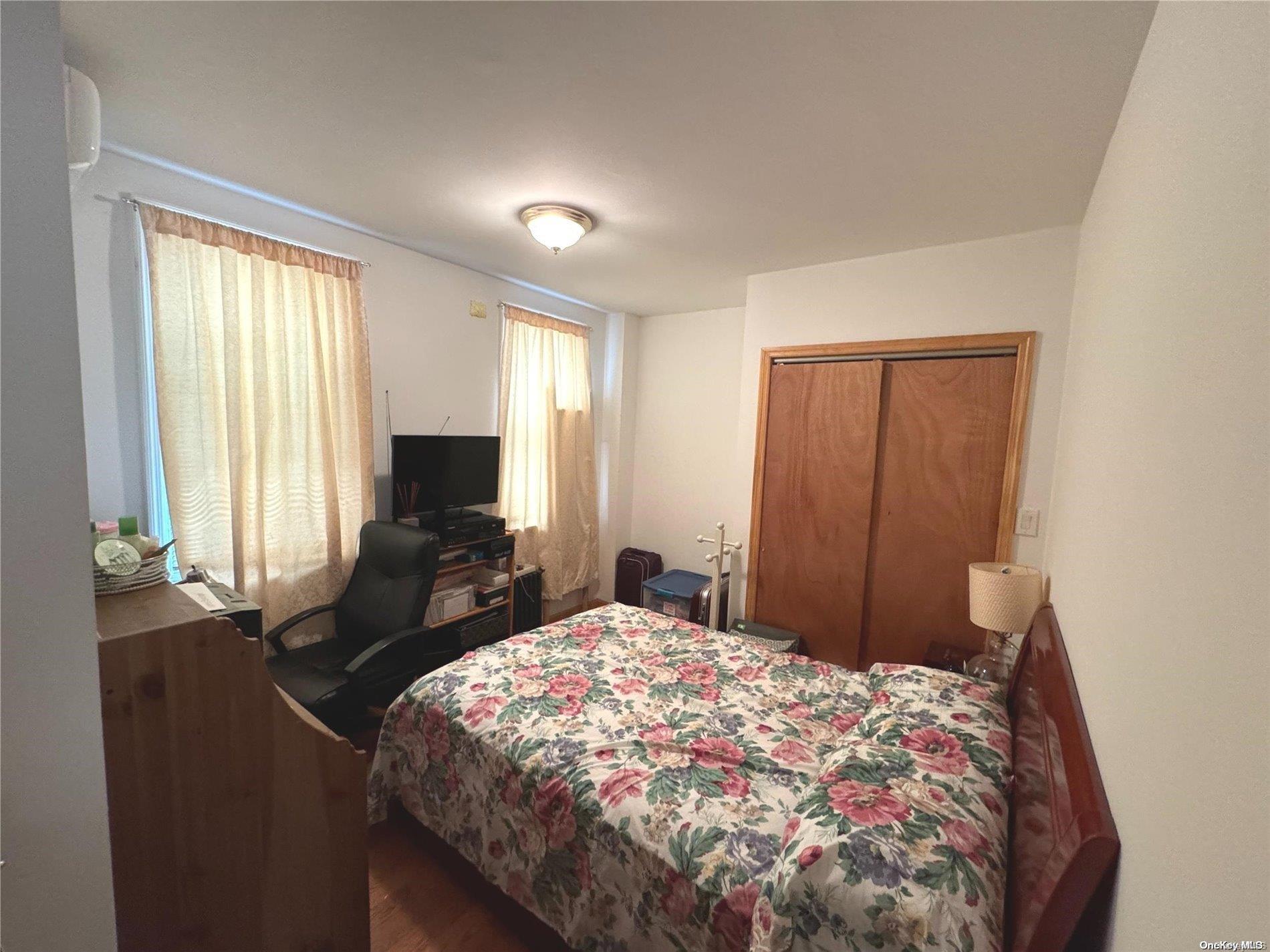Single Family 77th  Queens, NY 11366, MLS-L3560967-5