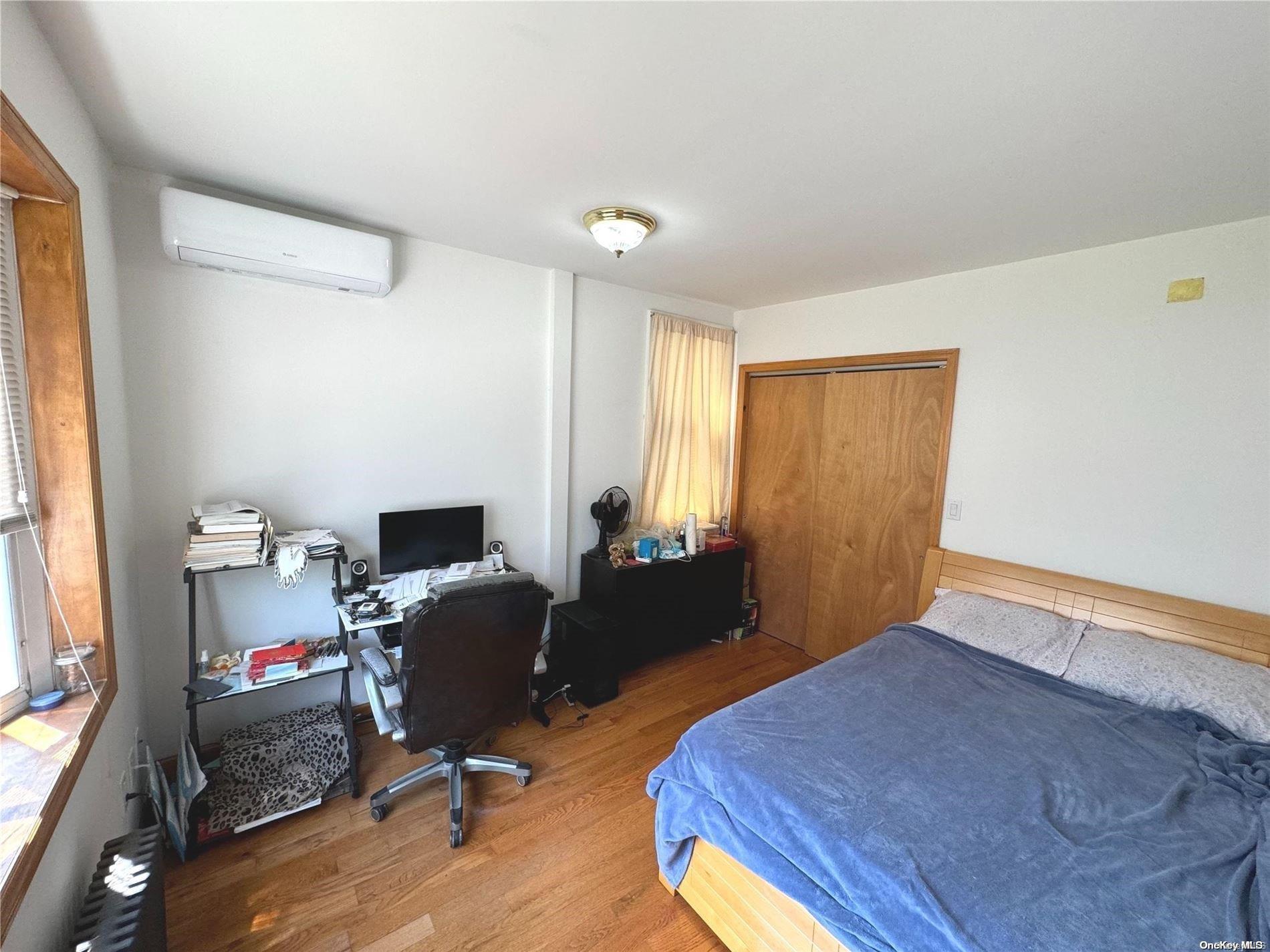 Single Family 77th  Queens, NY 11366, MLS-L3560967-7