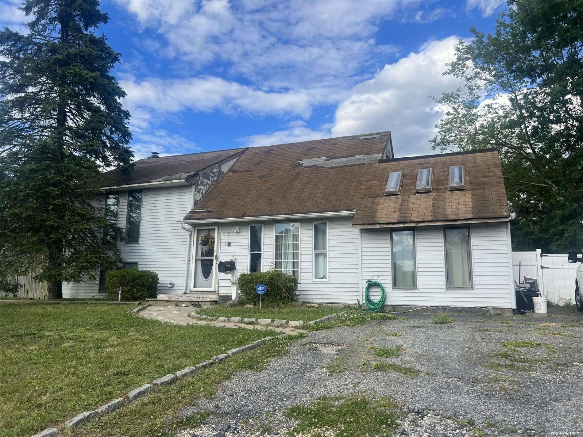 Single Family Nicoll  Suffolk County, NY 11722, MLS-L3561119-2