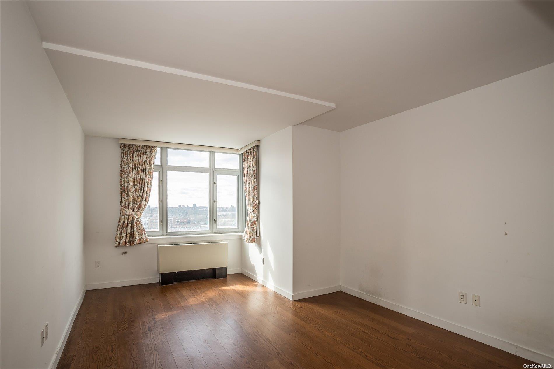 Condo College Point  Queens, NY 11354, MLS-L3561340-6