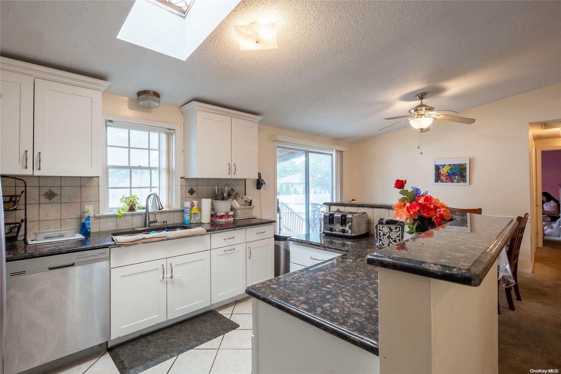 Single Family Concord  Suffolk County, NY 11967, MLS-L3561551-3