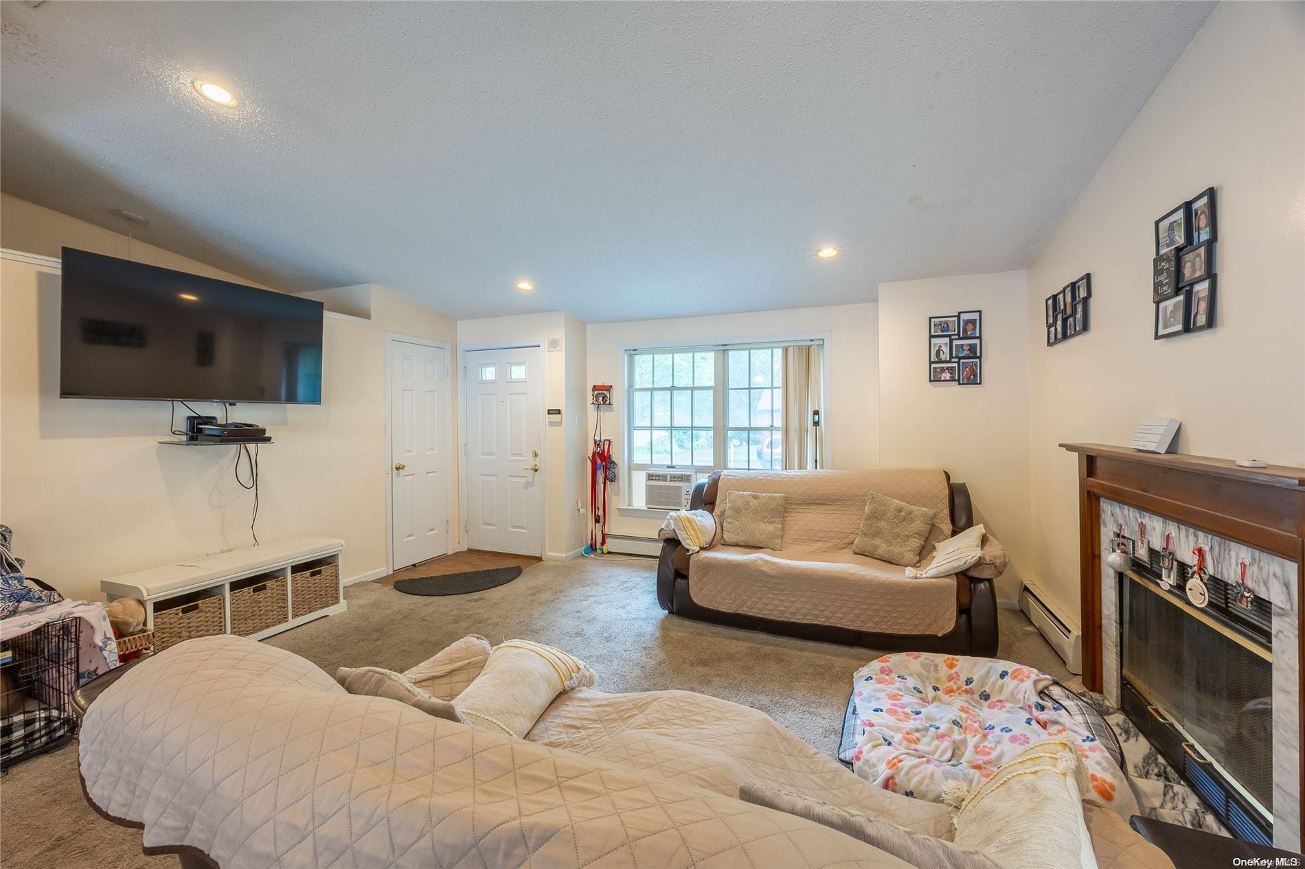 Single Family Concord  Suffolk County, NY 11967, MLS-L3561551-7