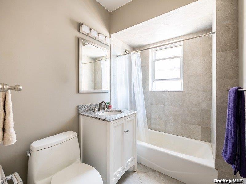 Single Family 47th  Queens, NY 11105, MLS-L3561589-19
