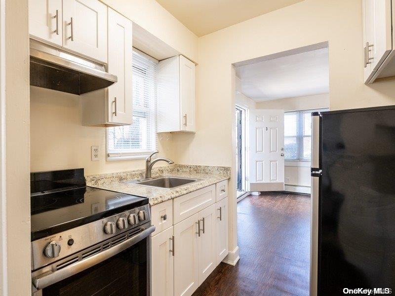 Single Family 47th  Queens, NY 11105, MLS-L3561589-2