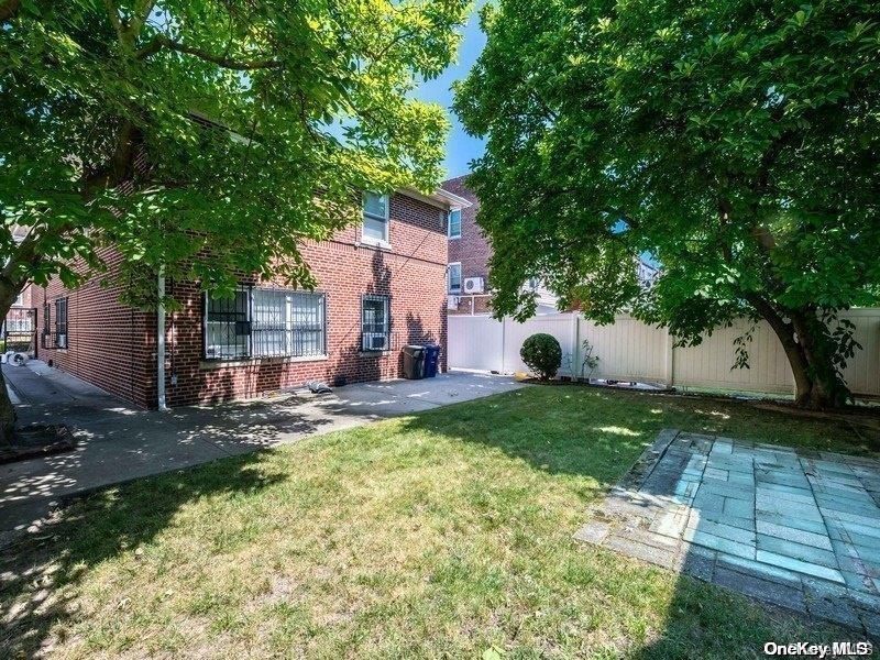Single Family 47th  Queens, NY 11105, MLS-L3561589-21