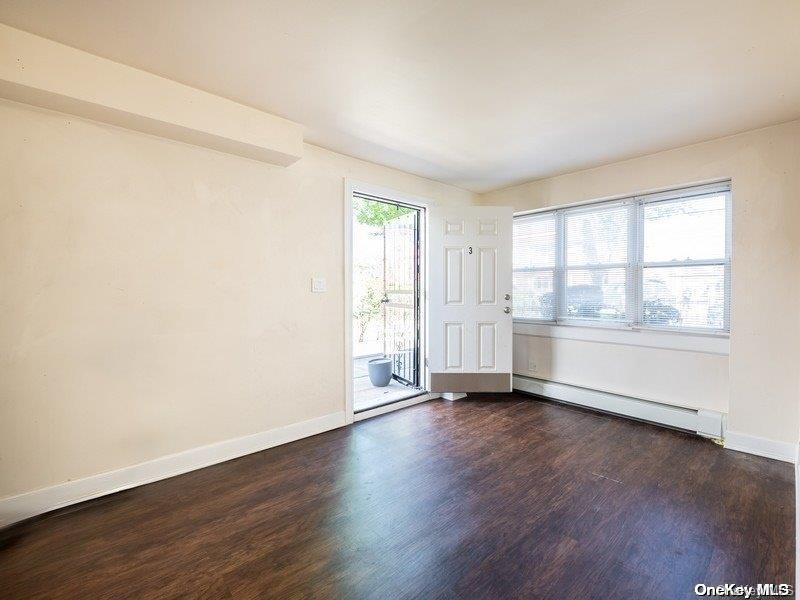 Single Family 47th  Queens, NY 11105, MLS-L3561589-4
