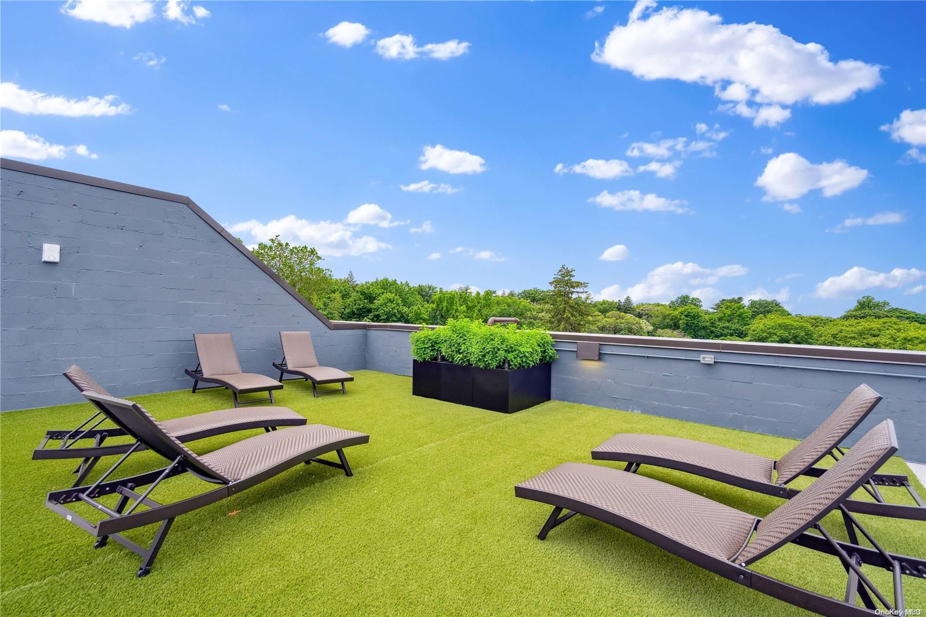 Condo Middle Neck  Nassau County, NY 11021, MLS-L3562126-24