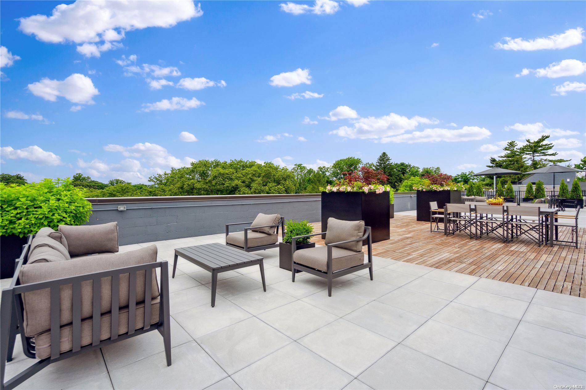 Condo Middle Neck  Nassau County, NY 11021, MLS-L3562126-3