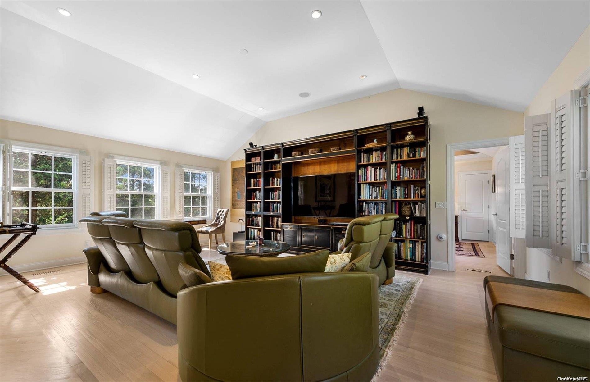 Single Family Middle Pond  Suffolk County, NY 11968, MLS-L3562658-16