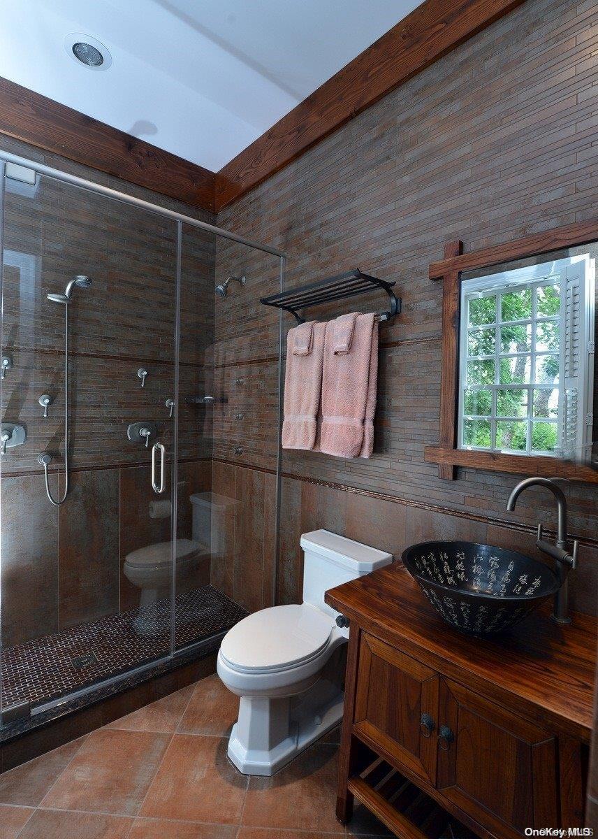 Single Family Middle Pond  Suffolk County, NY 11968, MLS-L3562658-25