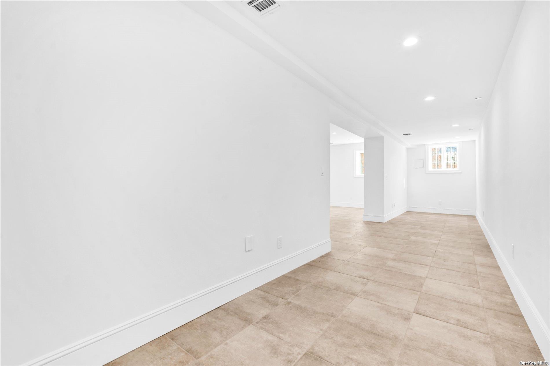 Single Family Sullivan  Queens, NY 11357, MLS-L3563235-23