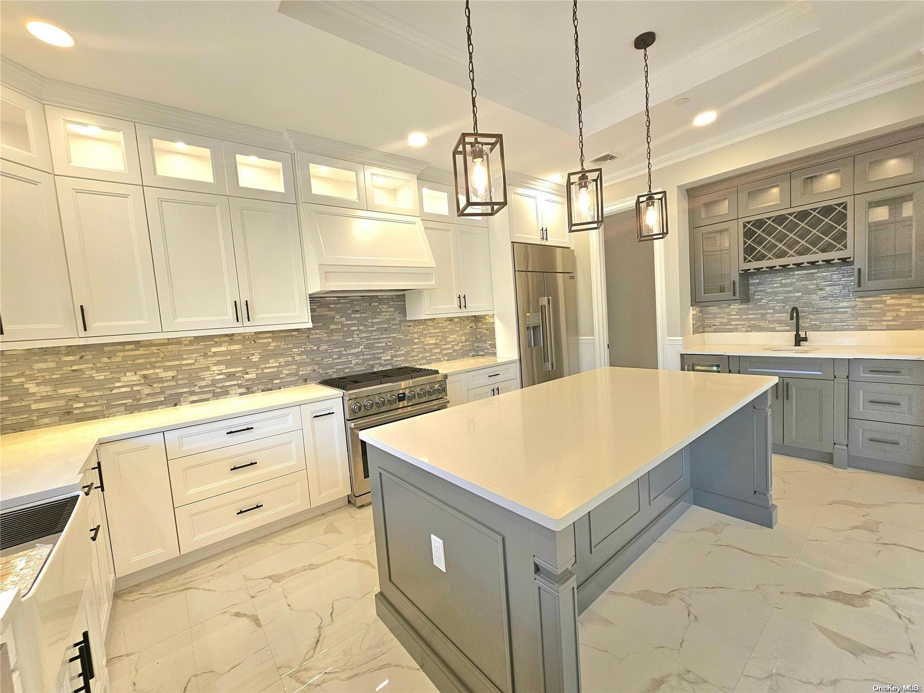 Single Family Sullivan  Queens, NY 11357, MLS-L3563235-7