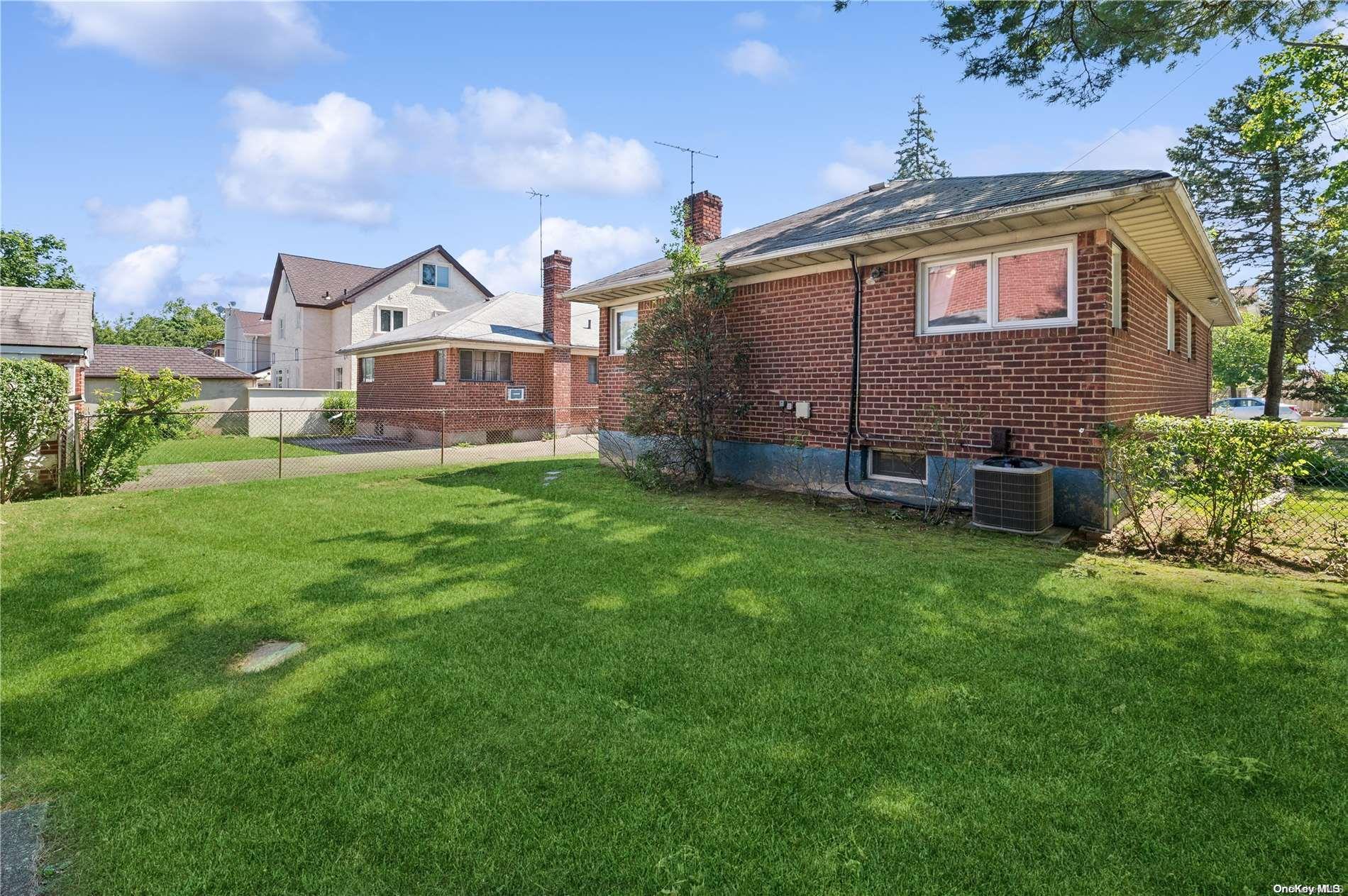 Single Family 172nd  Queens, NY 11365, MLS-L3563356-5
