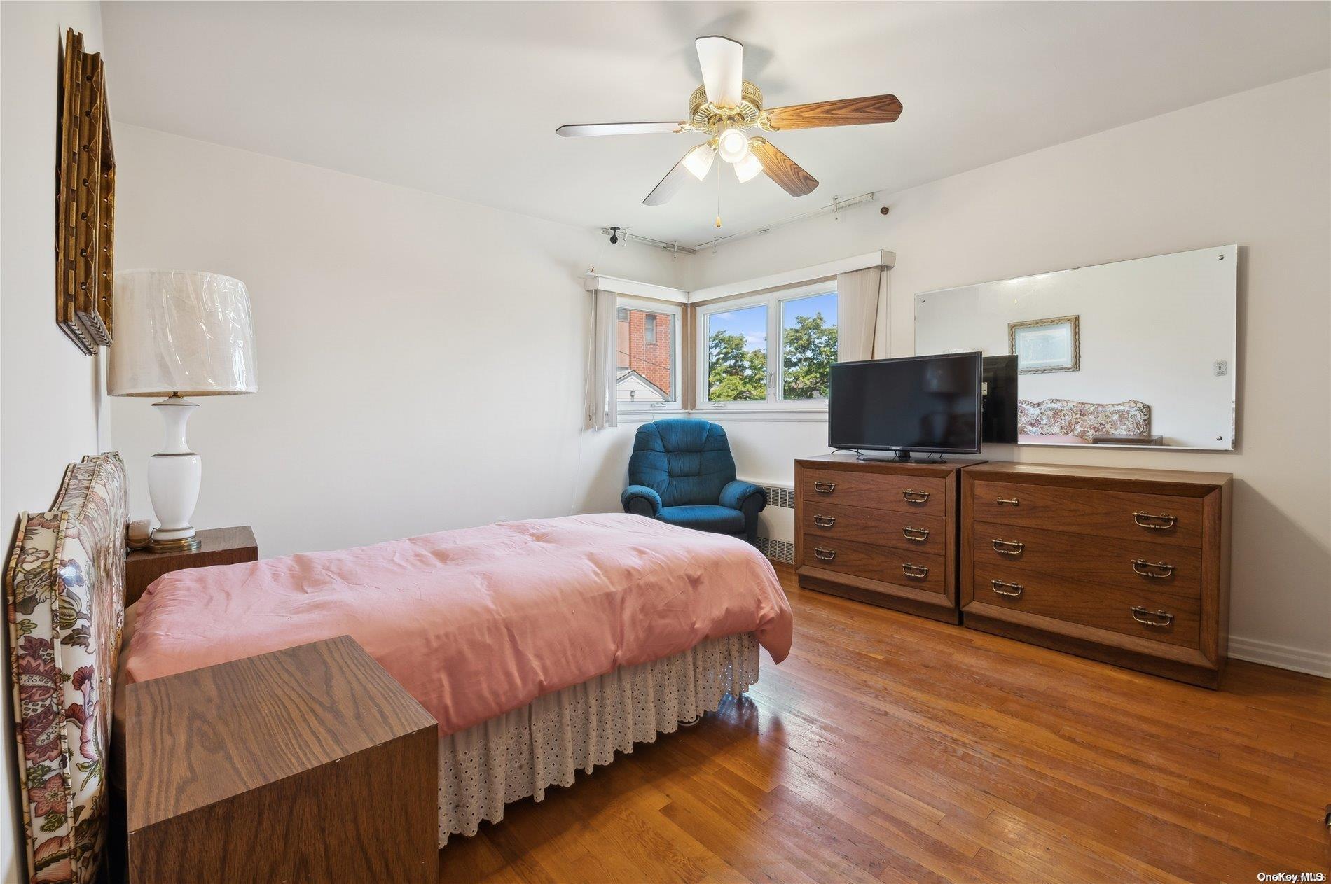 Single Family 172nd  Queens, NY 11365, MLS-L3563356-9