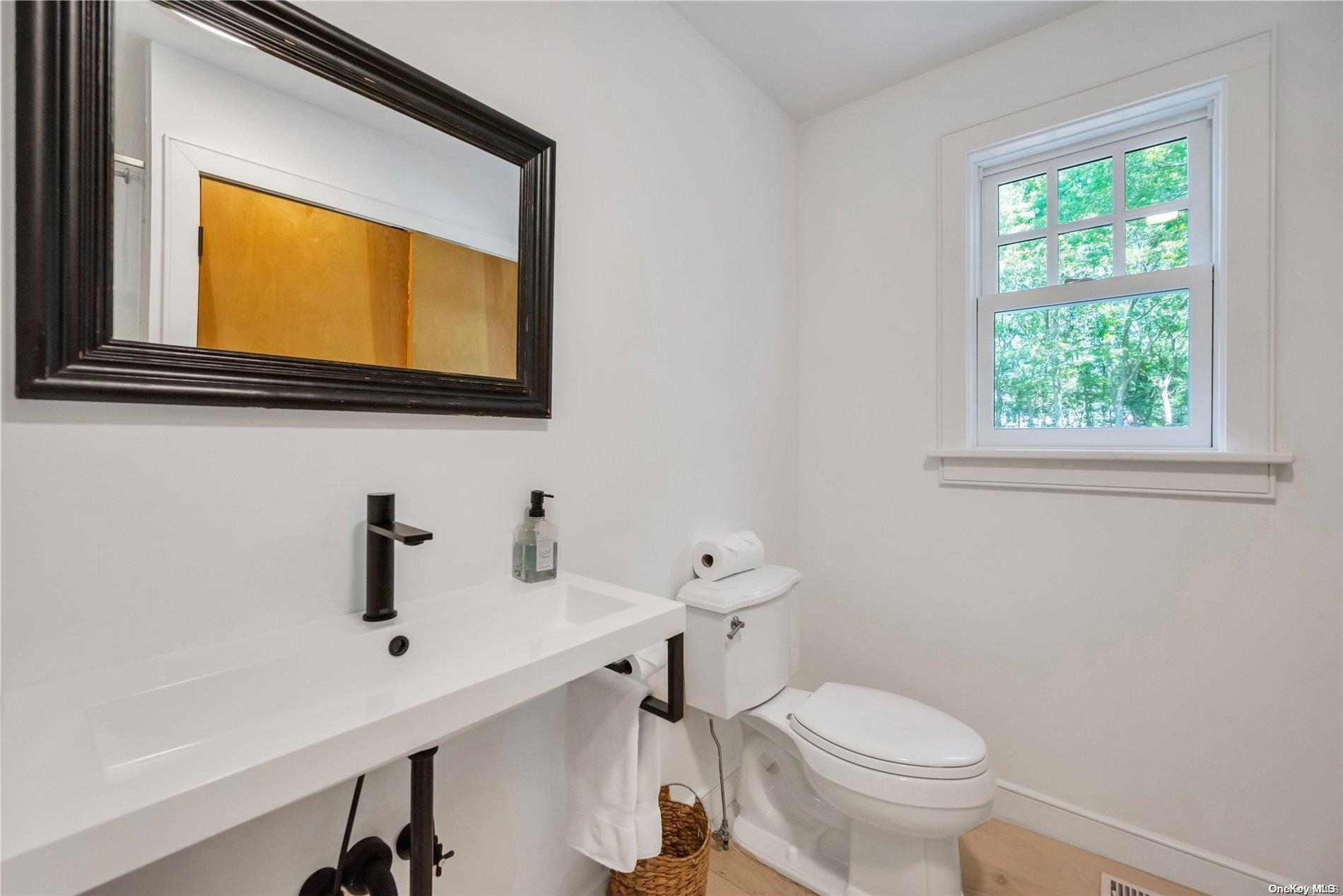 Single Family West Gate  Suffolk County, NY 11975, MLS-L3563783-21