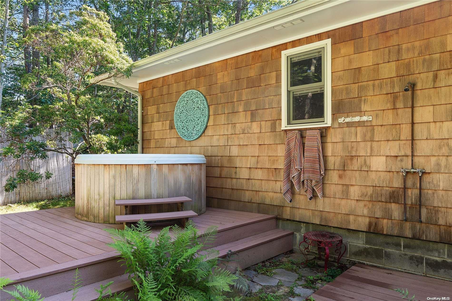 Single Family Big Fresh Pond  Suffolk County, NY 11968, MLS-L3563859-13
