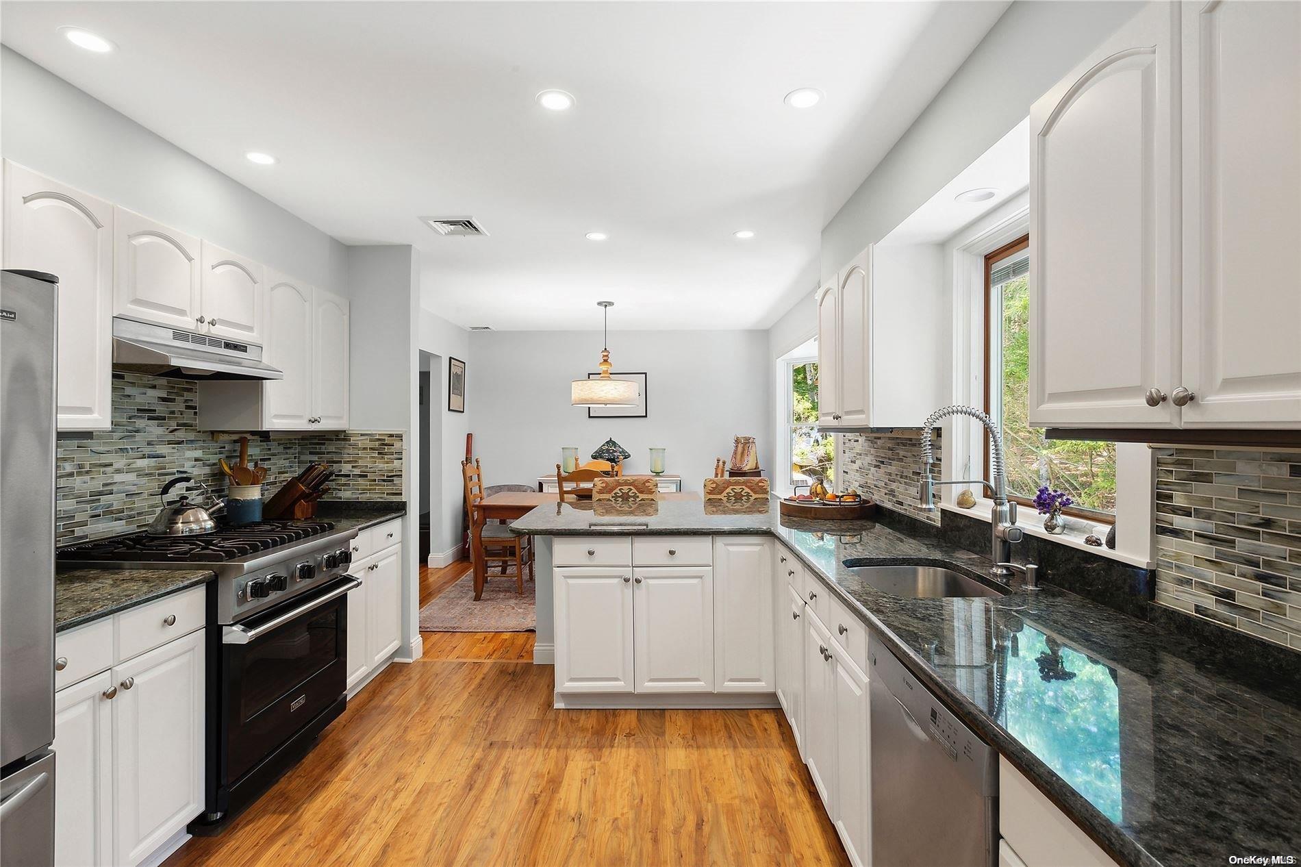 Single Family Big Fresh Pond  Suffolk County, NY 11968, MLS-L3563859-7