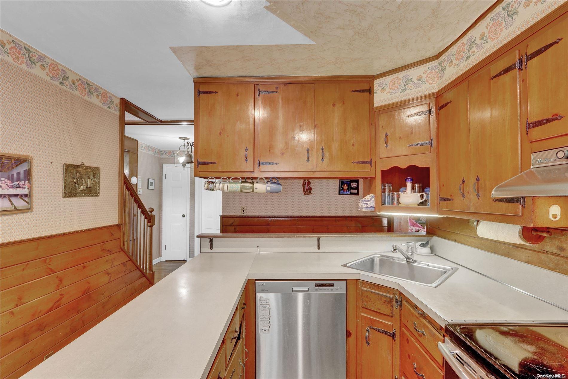 Single Family Noel  Nassau County, NY 11557, MLS-L3563966-10