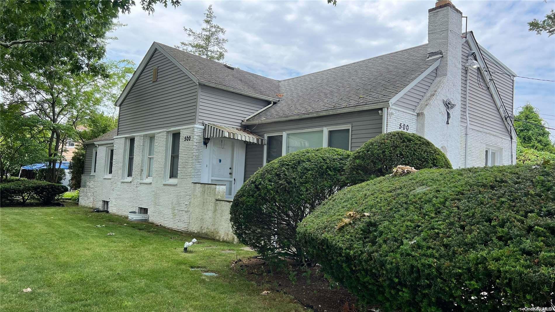 Single Family Park  Nassau County, NY 11762, MLS-L3564405-2