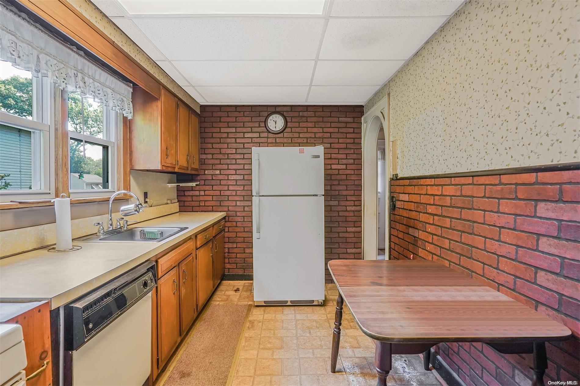 Single Family Brookdale  Suffolk County, NY 11706, MLS-L3564783-15