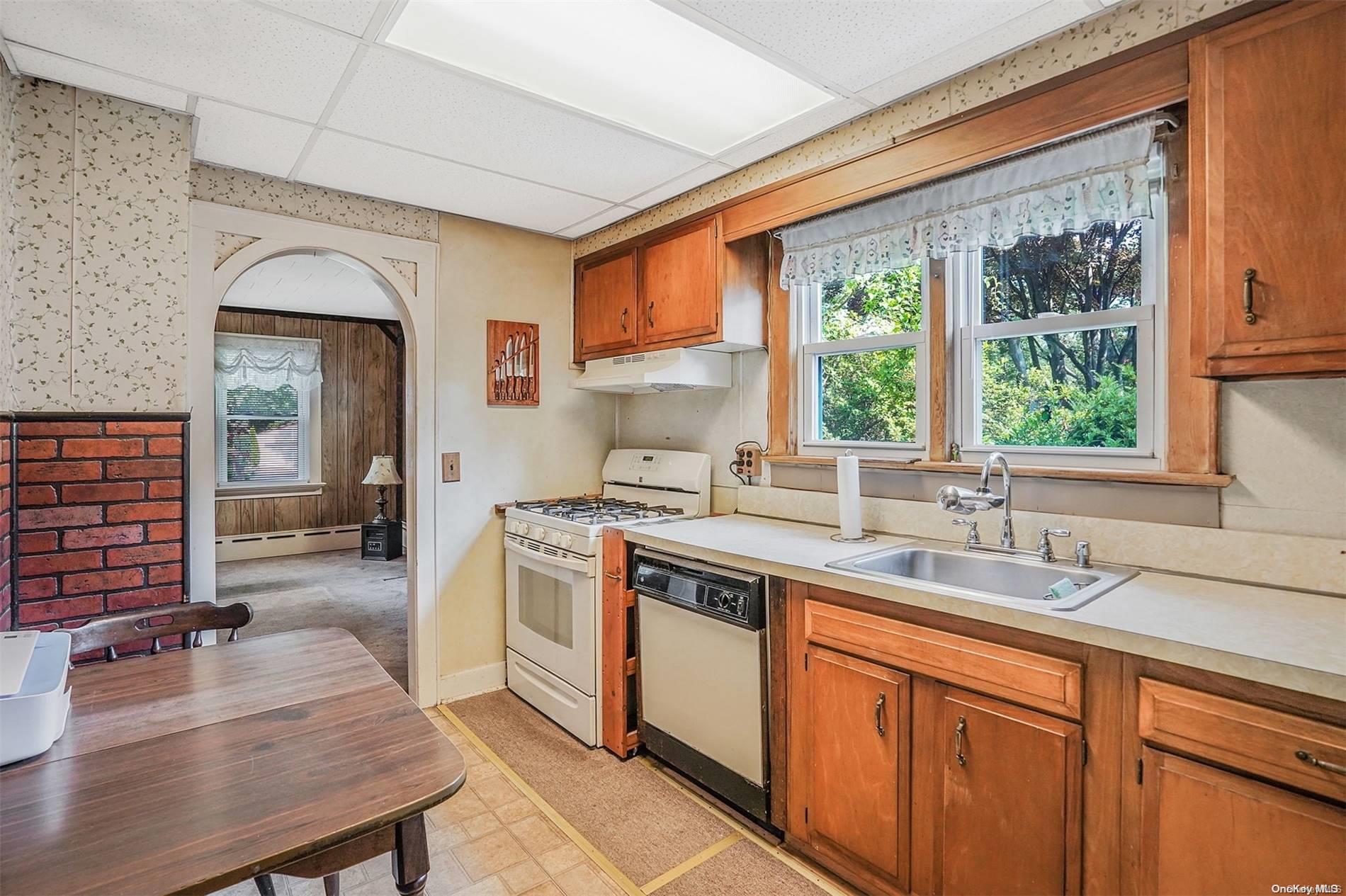 Single Family Brookdale  Suffolk County, NY 11706, MLS-L3564783-16