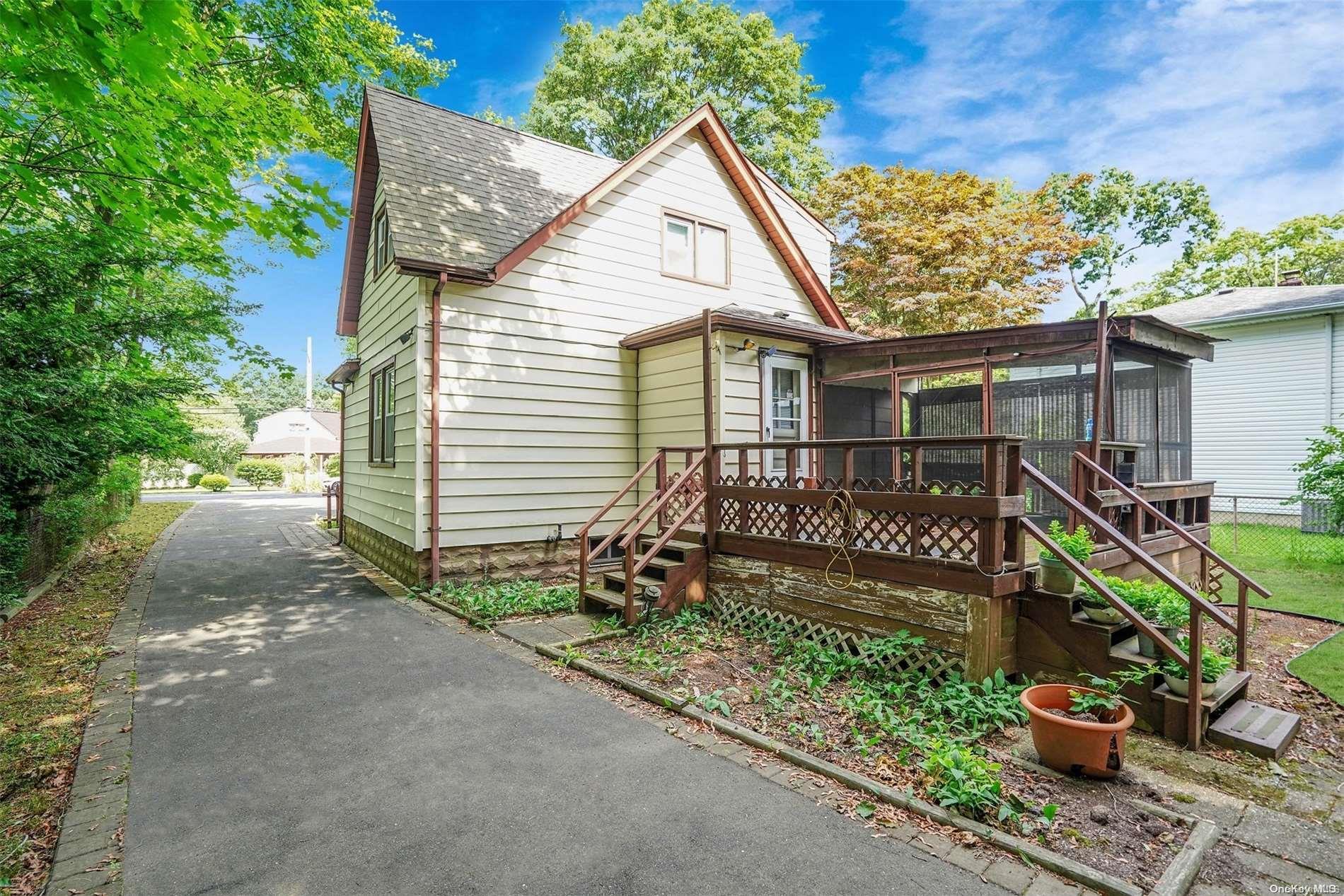 Single Family Brookdale  Suffolk County, NY 11706, MLS-L3564783-5