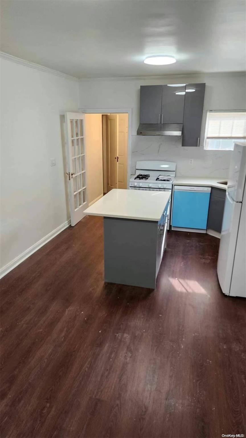 Single Family 213th  Queens, NY 11364, MLS-L3565173-10