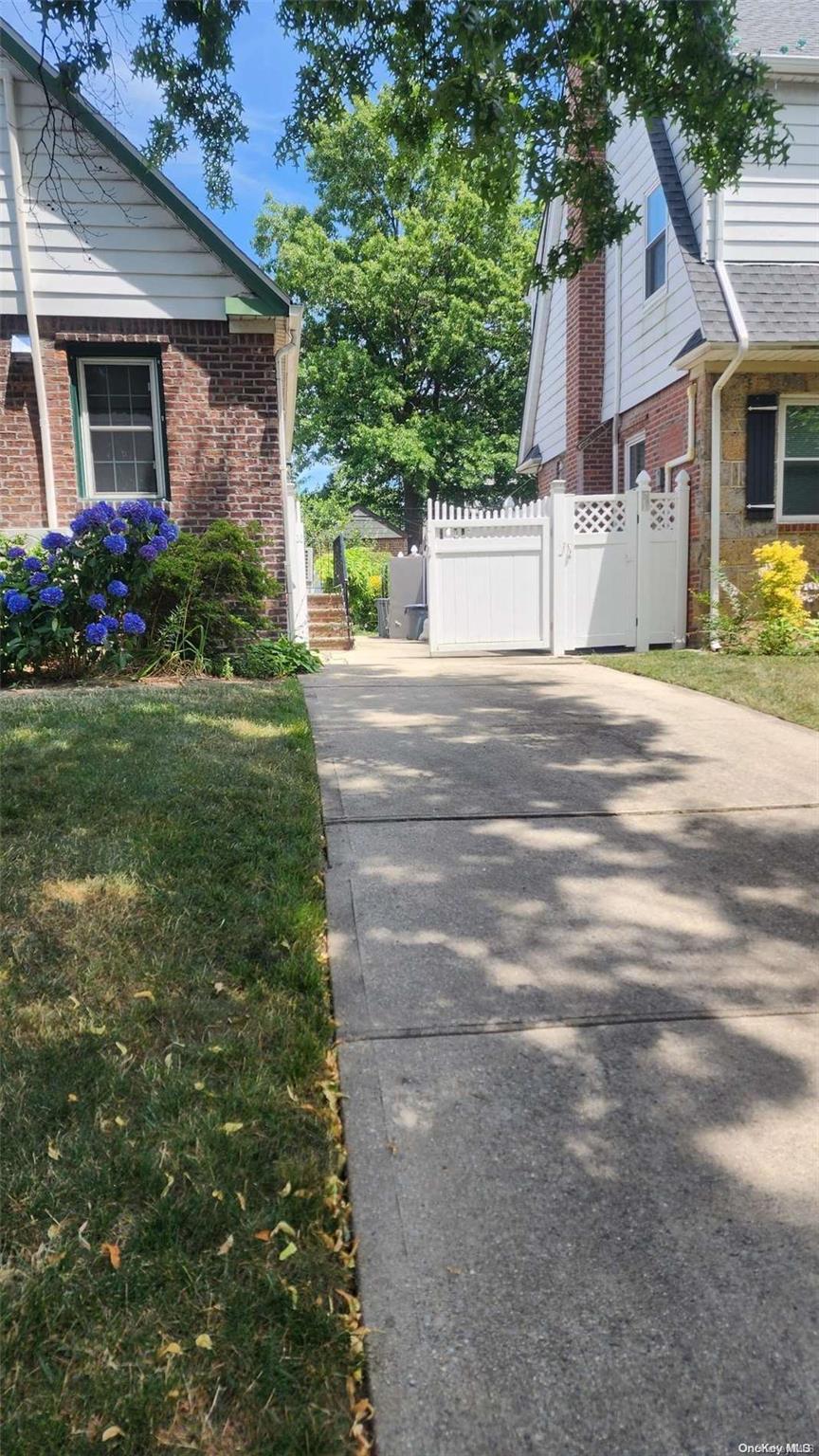 Single Family 213th  Queens, NY 11364, MLS-L3565173-2